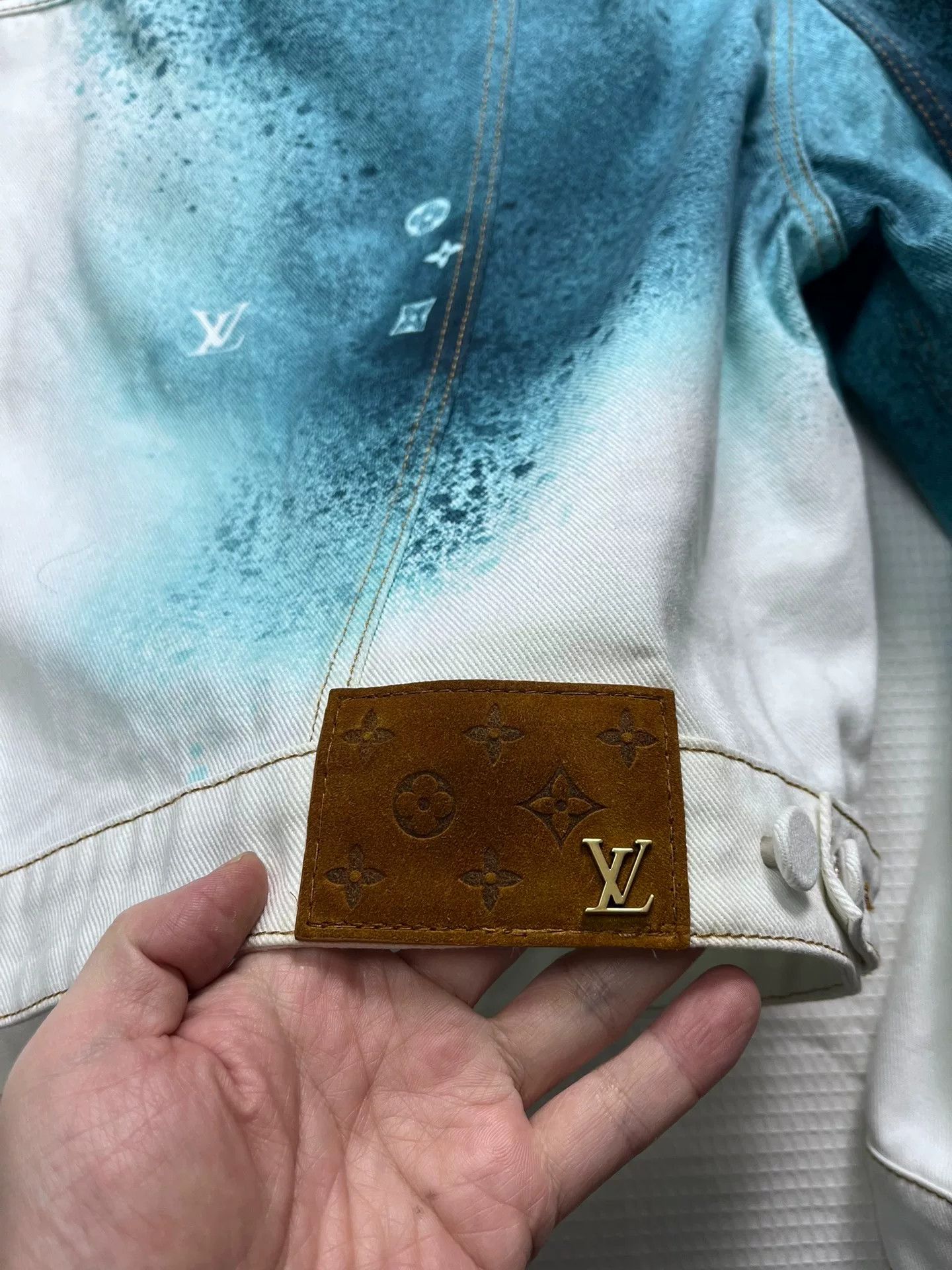 Louis Vuitton Louis Vuitton Spray-Painted Denim Jacket Size US M / EU 48-50 / 2 - 7 Thumbnail