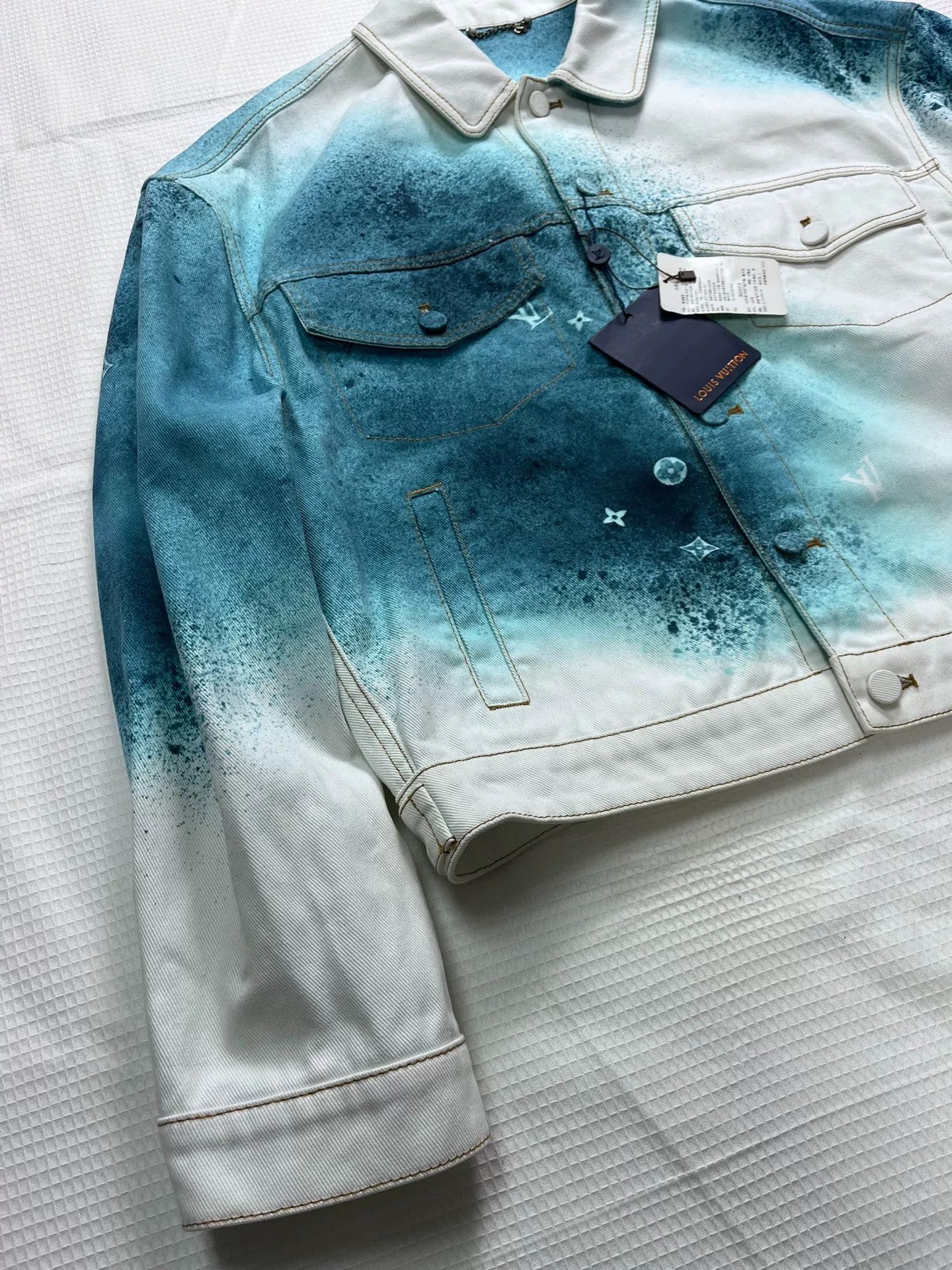 Louis Vuitton Louis Vuitton Spray-Painted Denim Jacket Size US M / EU 48-50 / 2 - 3 Thumbnail