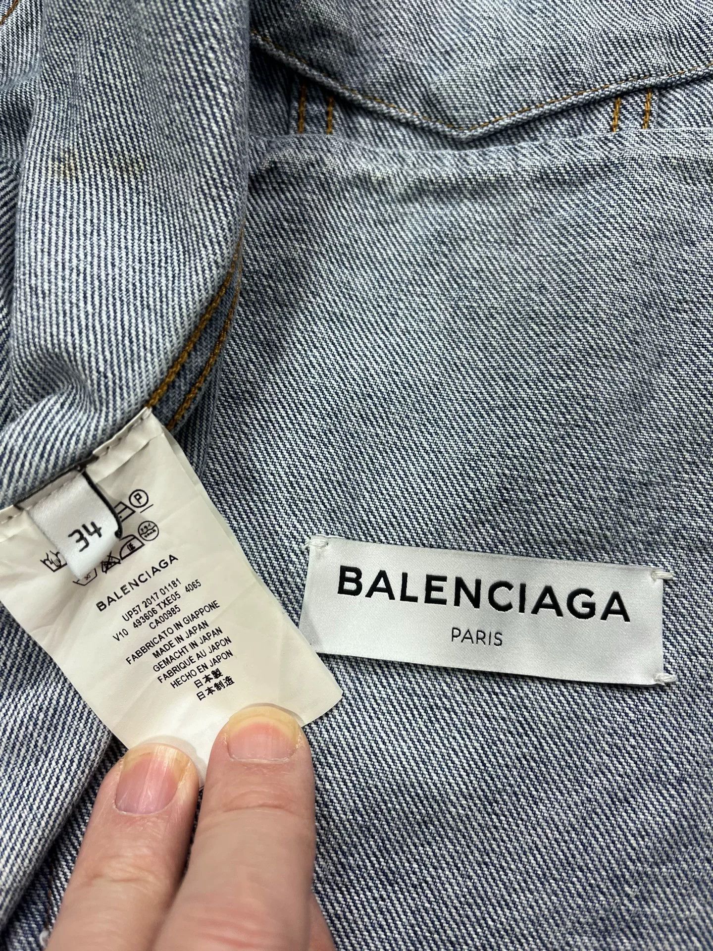 Balenciaga Balenciaga Collar Letter Distressed Denim Jacket Size XXS / US 00 / IT 34 - 8 Thumbnail