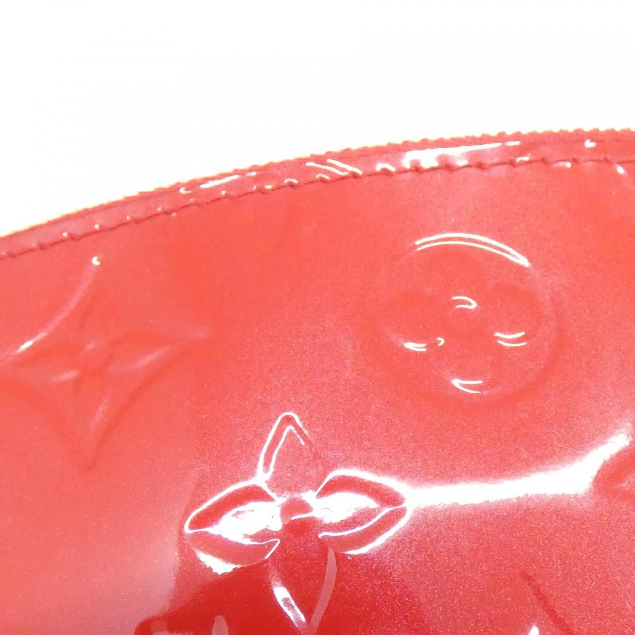 Louis Vuitton Louis Vuitton Louis Vuitton Vernis Cosmetic Pouch Small Plastic / Synthetic Vanity Bag M90172 DUTY FREE for USA Size ONE SIZE - 3 Thumbnail