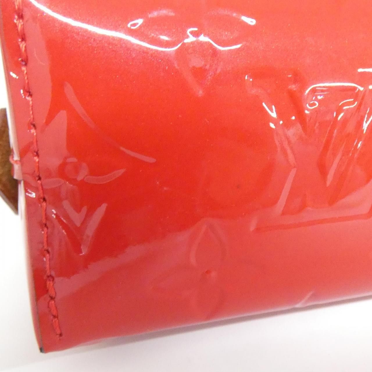 Louis Vuitton Louis Vuitton Louis Vuitton Vernis Cosmetic Pouch Small Plastic / Synthetic Vanity Bag M90172 DUTY FREE for USA Size ONE SIZE - 2 Thumbnail