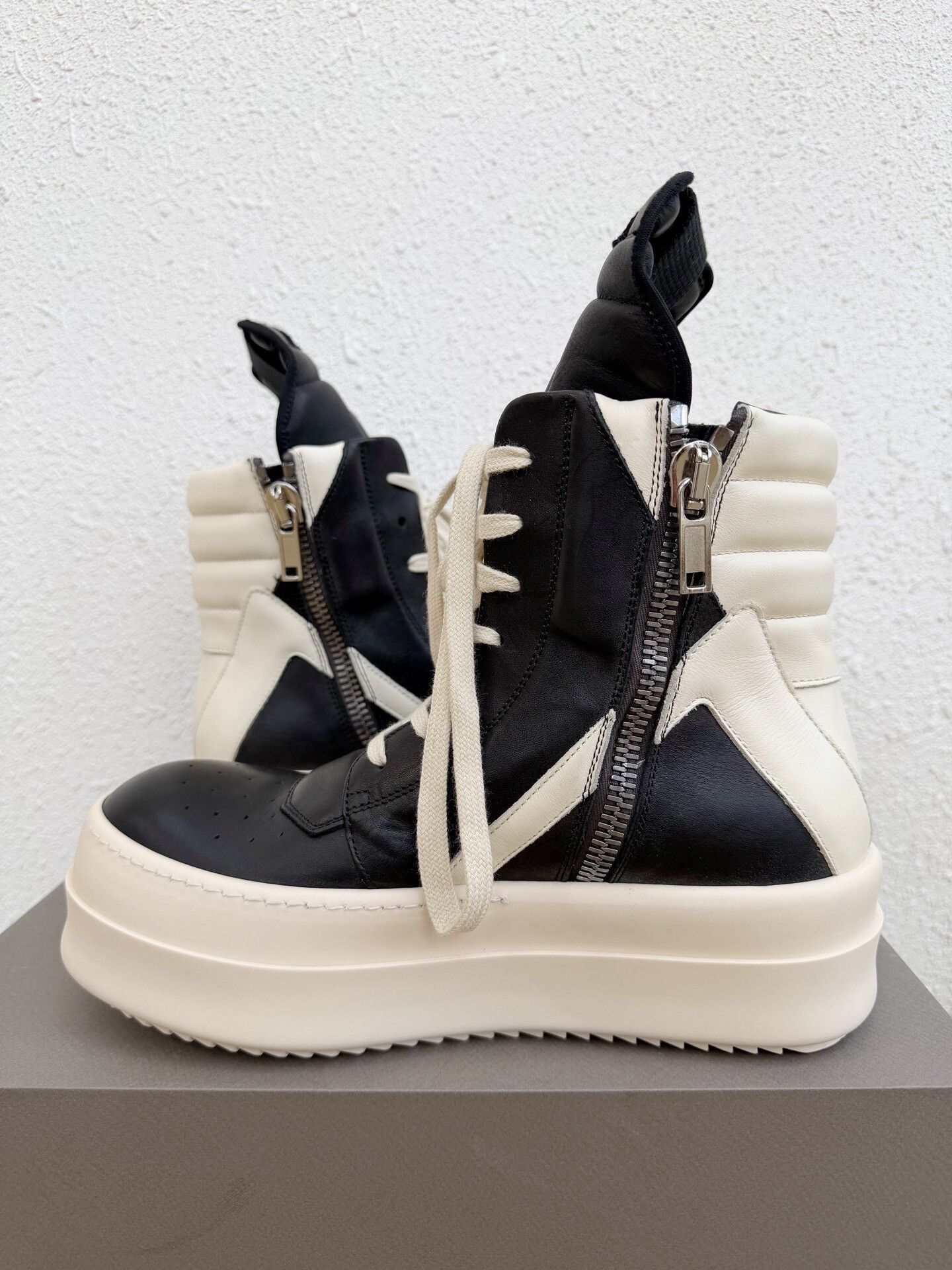 Rick Owens Rick Owens Women's Platform High-Top Black White Size US 7 / IT 37 - 5 Thumbnail