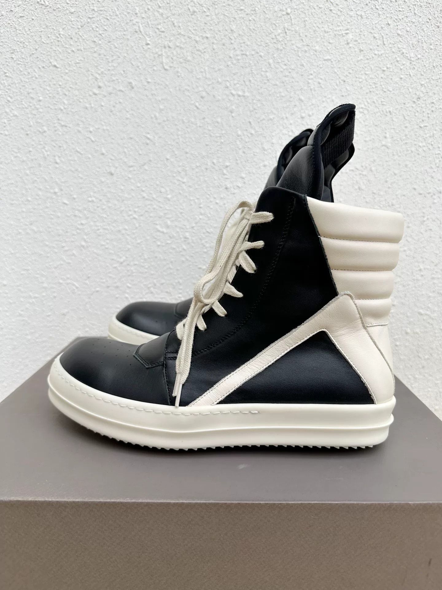 Rick Owens Rick Owens Inverted Triangle Black White Calf Size US 7 / EU 40 - 5 Thumbnail