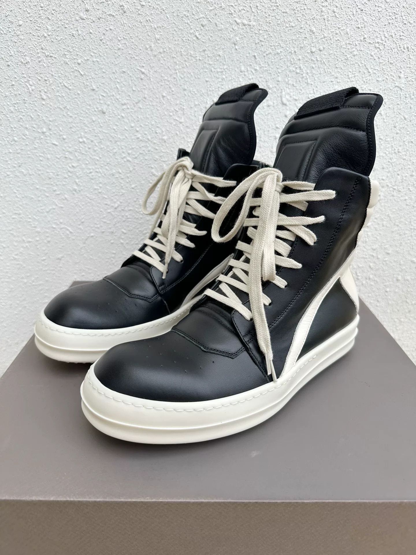 Rick Owens Rick Owens Inverted Triangle Black White Calf Size US 7 / EU 40 - 2 Thumbnail