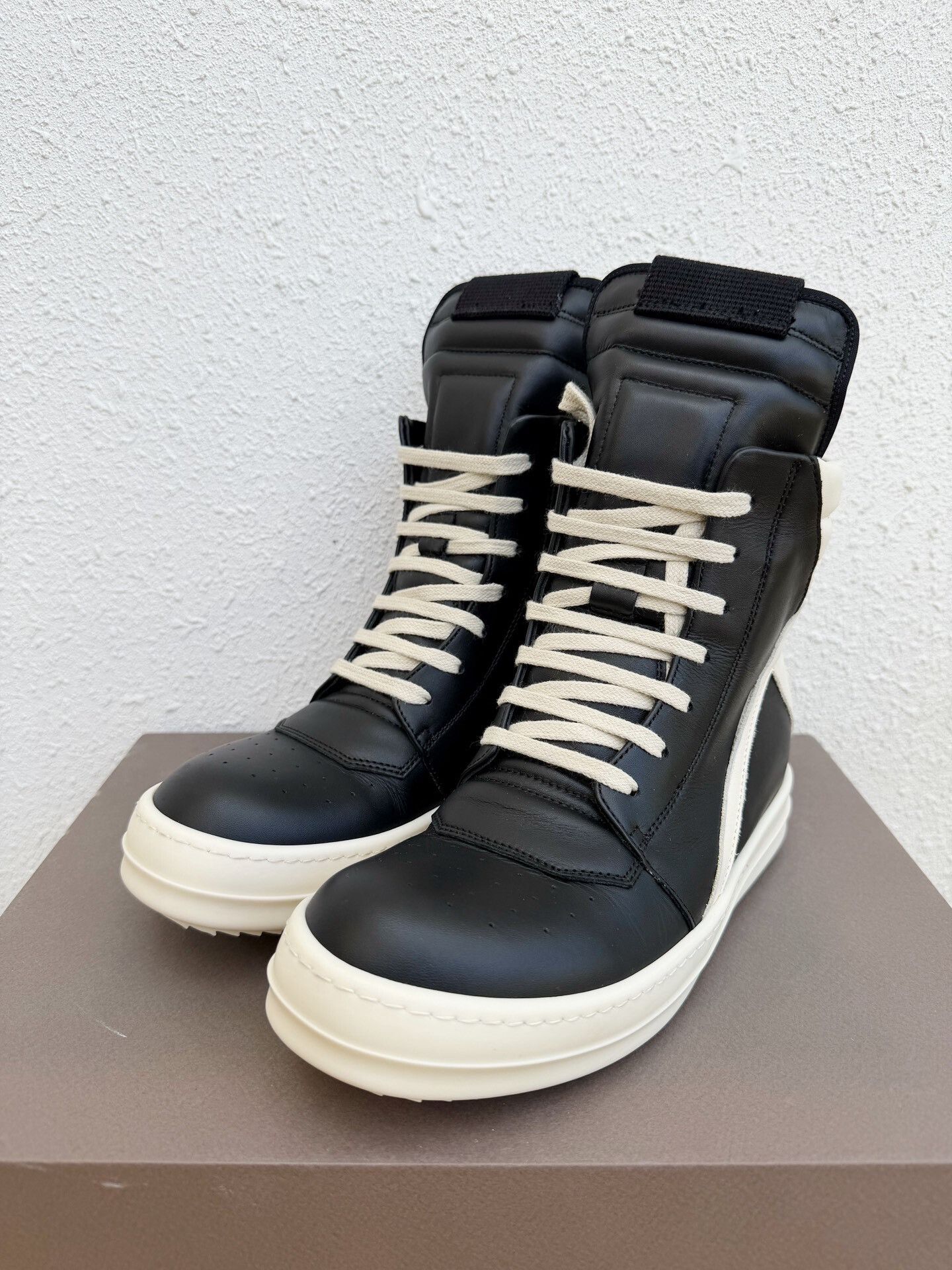 Rick Owens Rick Owens New Black White Leather High-Top Size US 5 / IT 35 - 2 Thumbnail