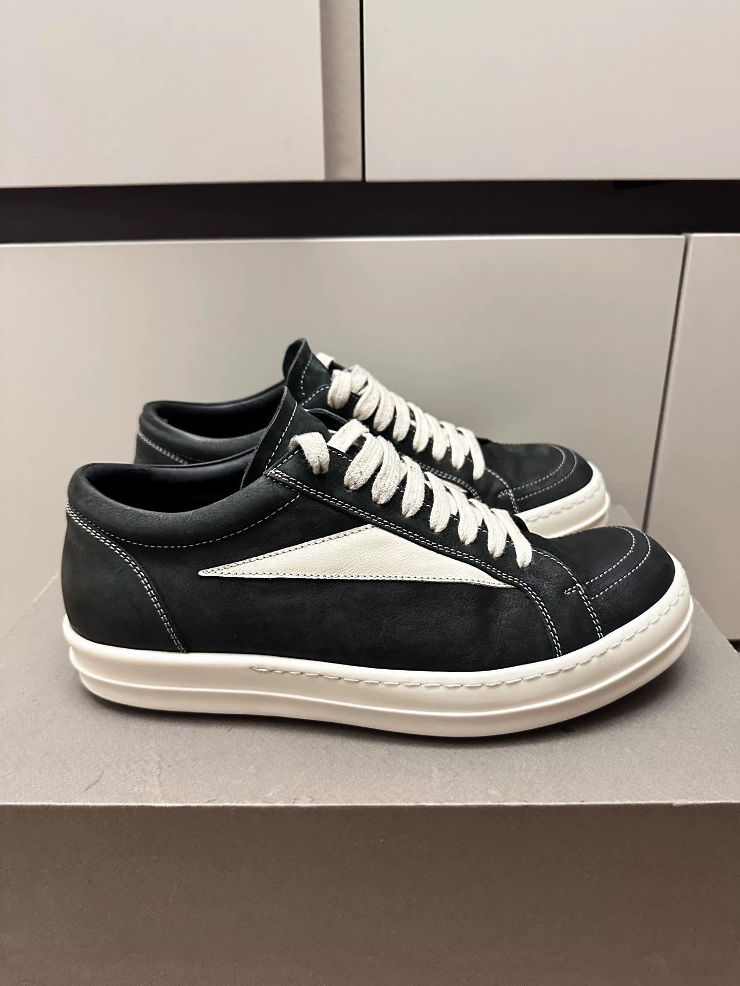 Rick Owens Rick Owens Lychee Leather Low-Top Sneakers Size US 7 / EU 40 - 4 Thumbnail