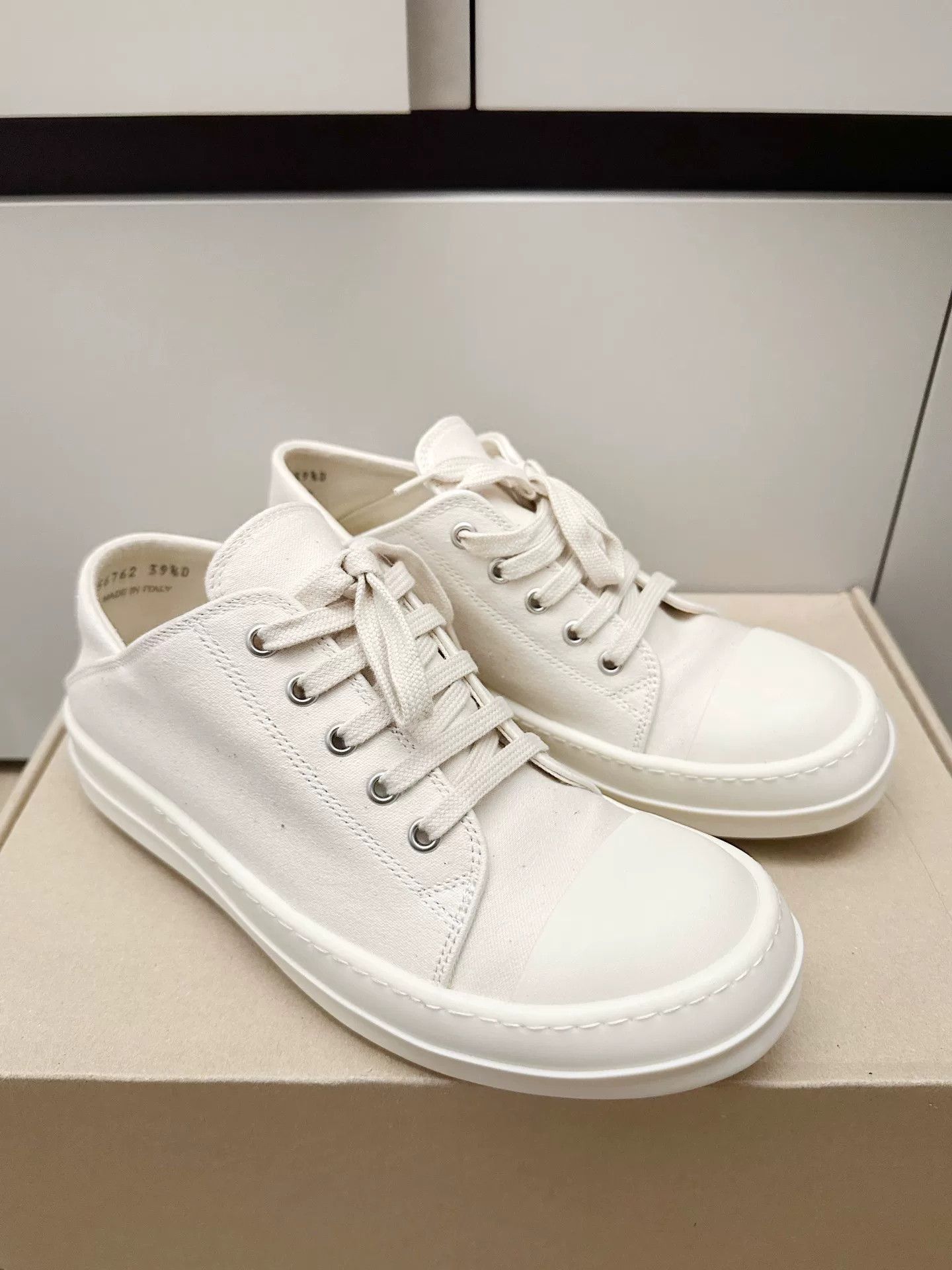 Rick Owens Rick Owens x Converse 24SS White Canvas Size US 6.5 / EU 39-40 - 2 Thumbnail