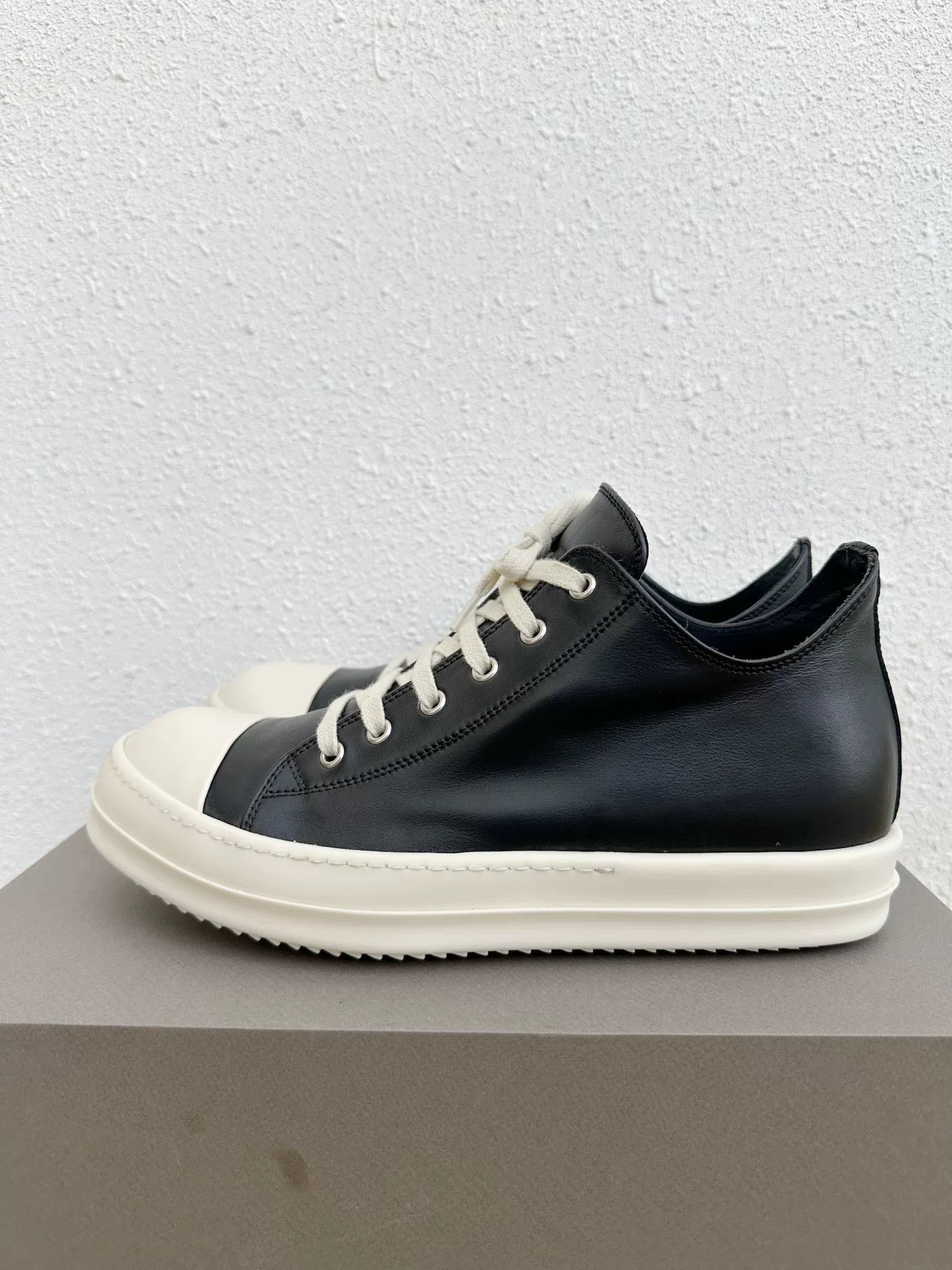 Rick Owens Rick Owens x Converse Calf Leather Low Top Size US 9 / EU 42 - 2 Thumbnail
