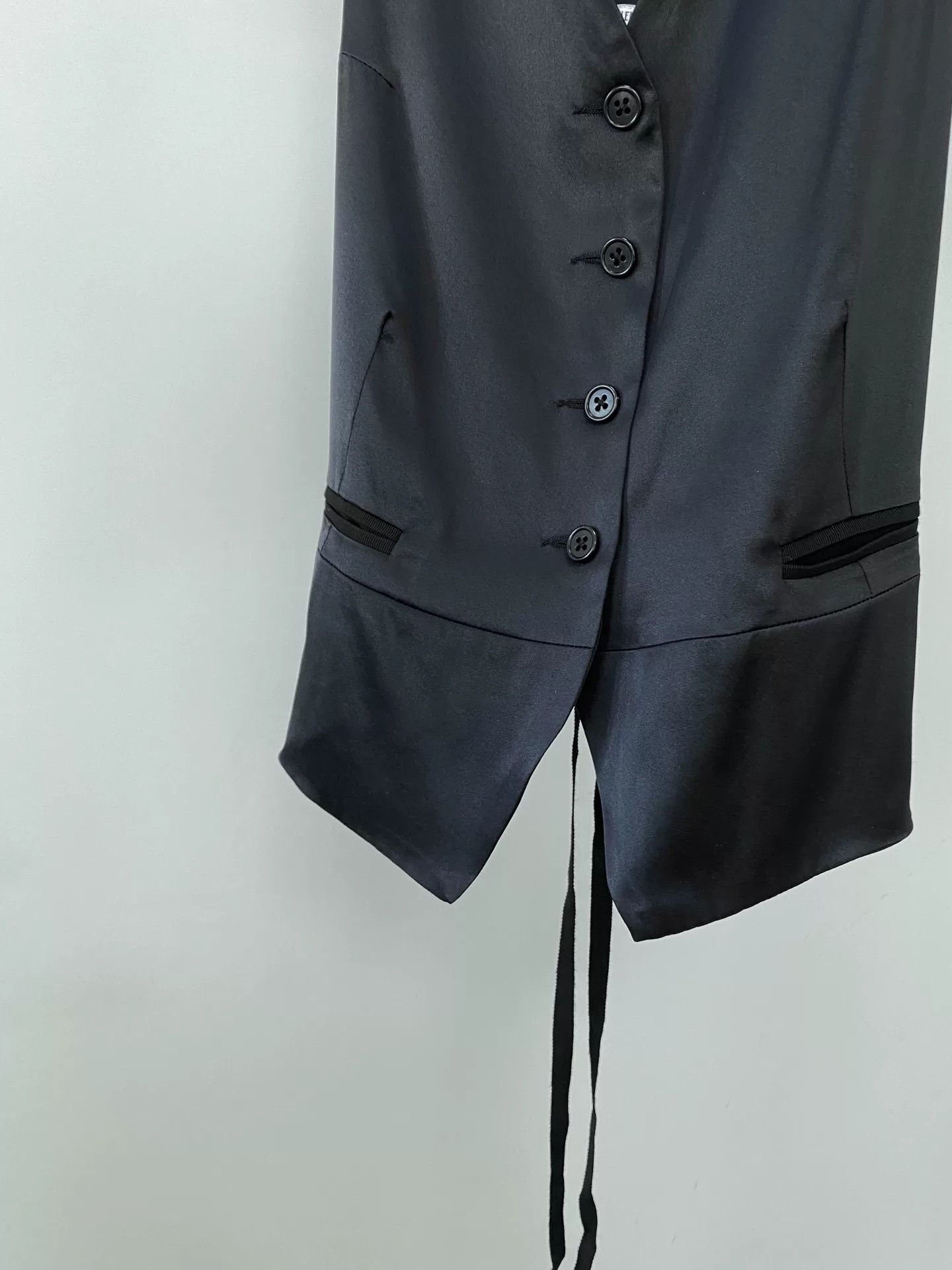 Ann Demeulemeester Ann Demeulemeester 2006 Spring Silk Vest Size XS / US 0-2 / IT 36-38 - 5 Thumbnail