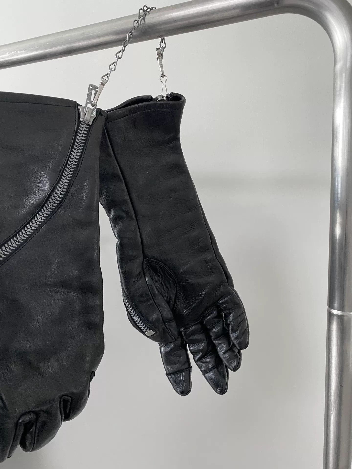 D.HYGEN Dark Horsehide Leather Gloves
