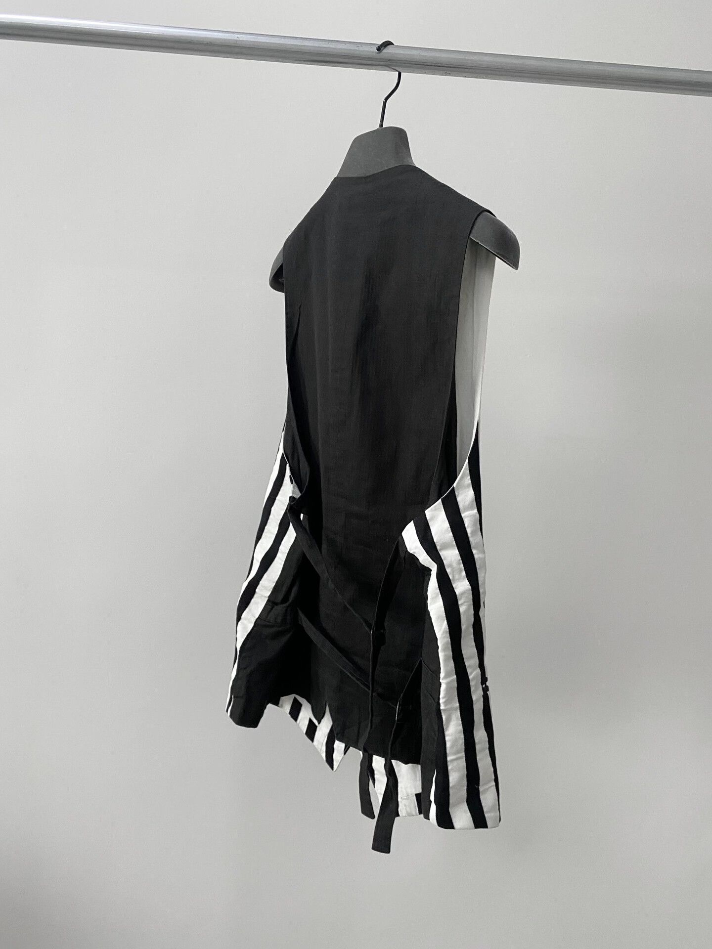Ann Demeulemeester Ann Demeulemeester Pleated Double Strap Vest Size US XS / EU 42 / 0 - 4 Thumbnail