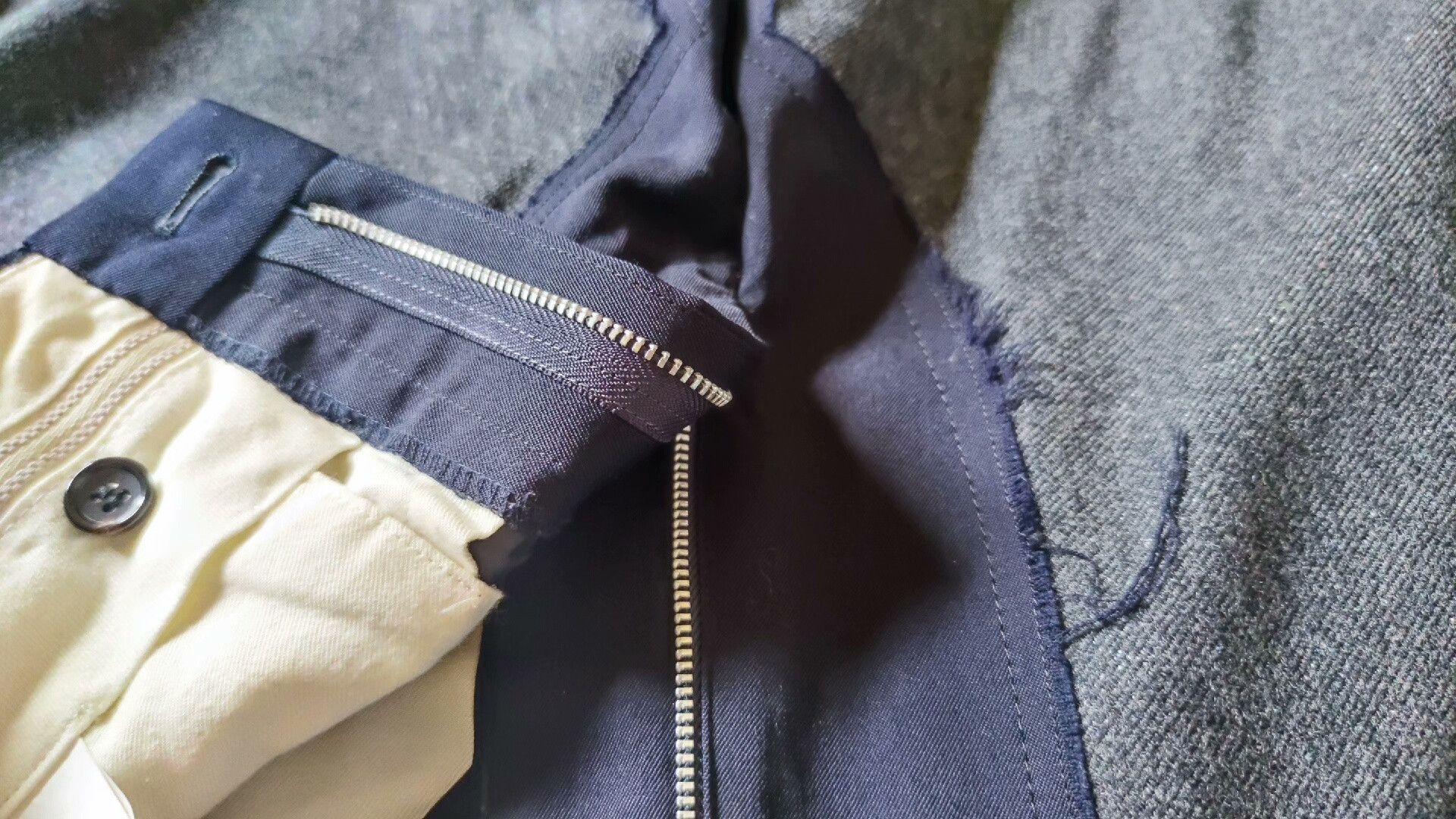Comme des Garcons Deconstructed Black Casual Trousers Size US 30 / EU 46 - 8 Thumbnail