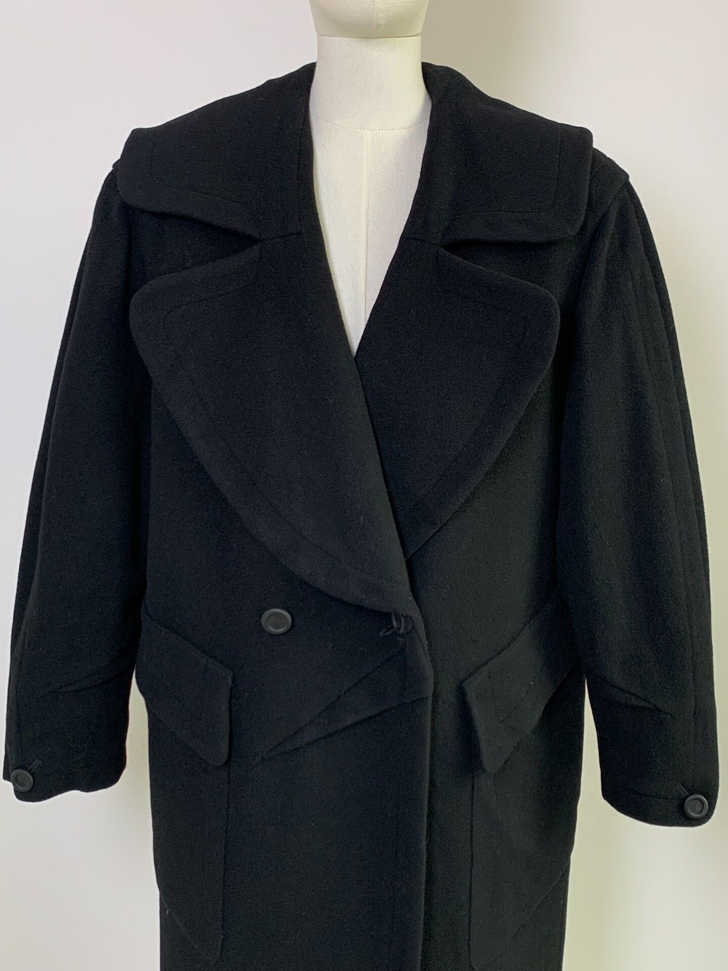 Thierry Mugler Thierry Mugler Black Cashmere Coat Size M / US 6-8 / IT 42-44 - 3 Thumbnail