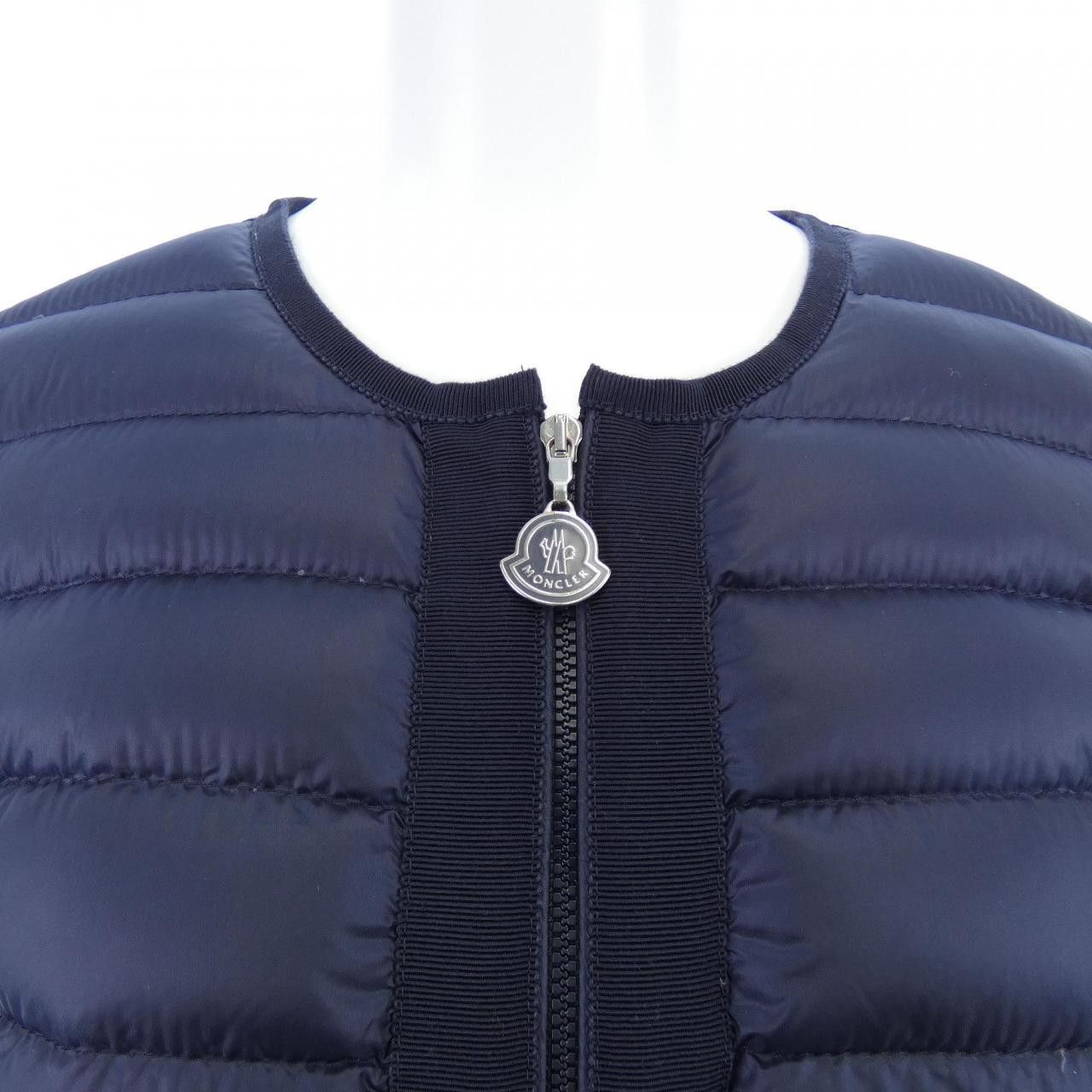 Moncler Moncler Moncler Down Jacket Textile Outerwear 10939472200 DUTY FREE for USA Size ONE SIZE - 7 Thumbnail
