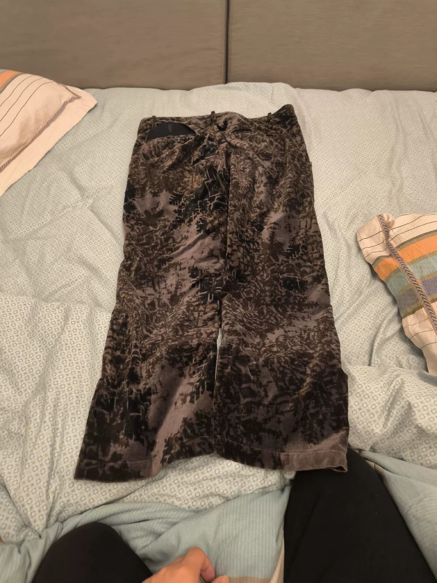 Ann Demeulemeester Ann Demeulemeester Black Flocked Slit Cropped Pants Size 26" / US 2 / IT 38 - 3 Thumbnail