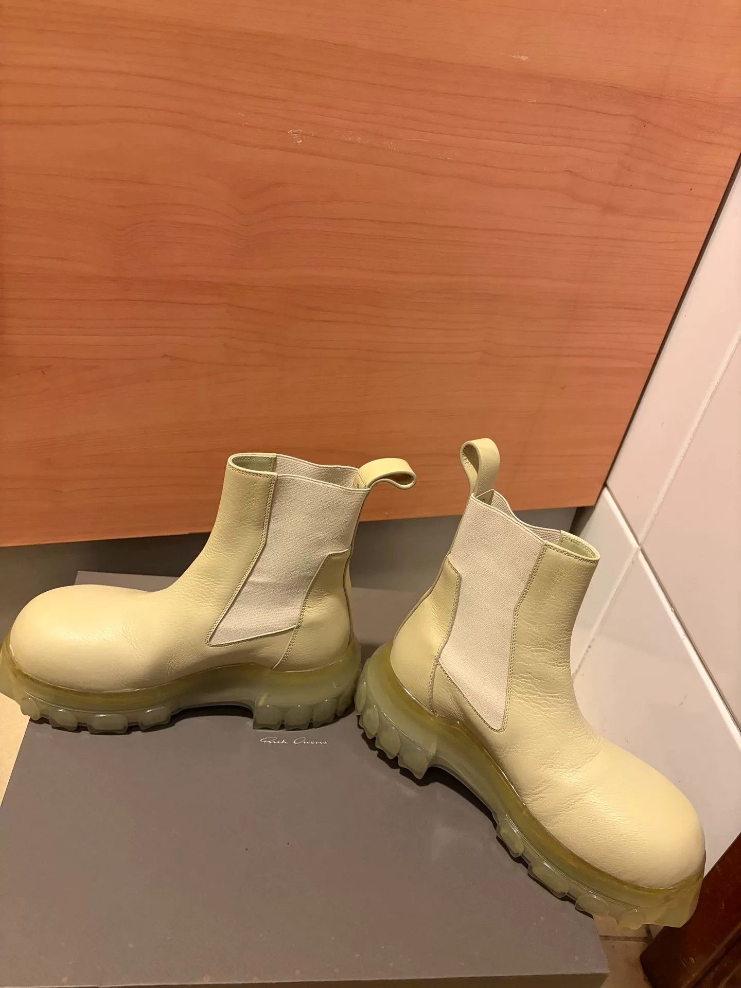 Rick Owens Rick Owens Beige Chelsea Boots Size US 4 / IT 34 - 2 Thumbnail