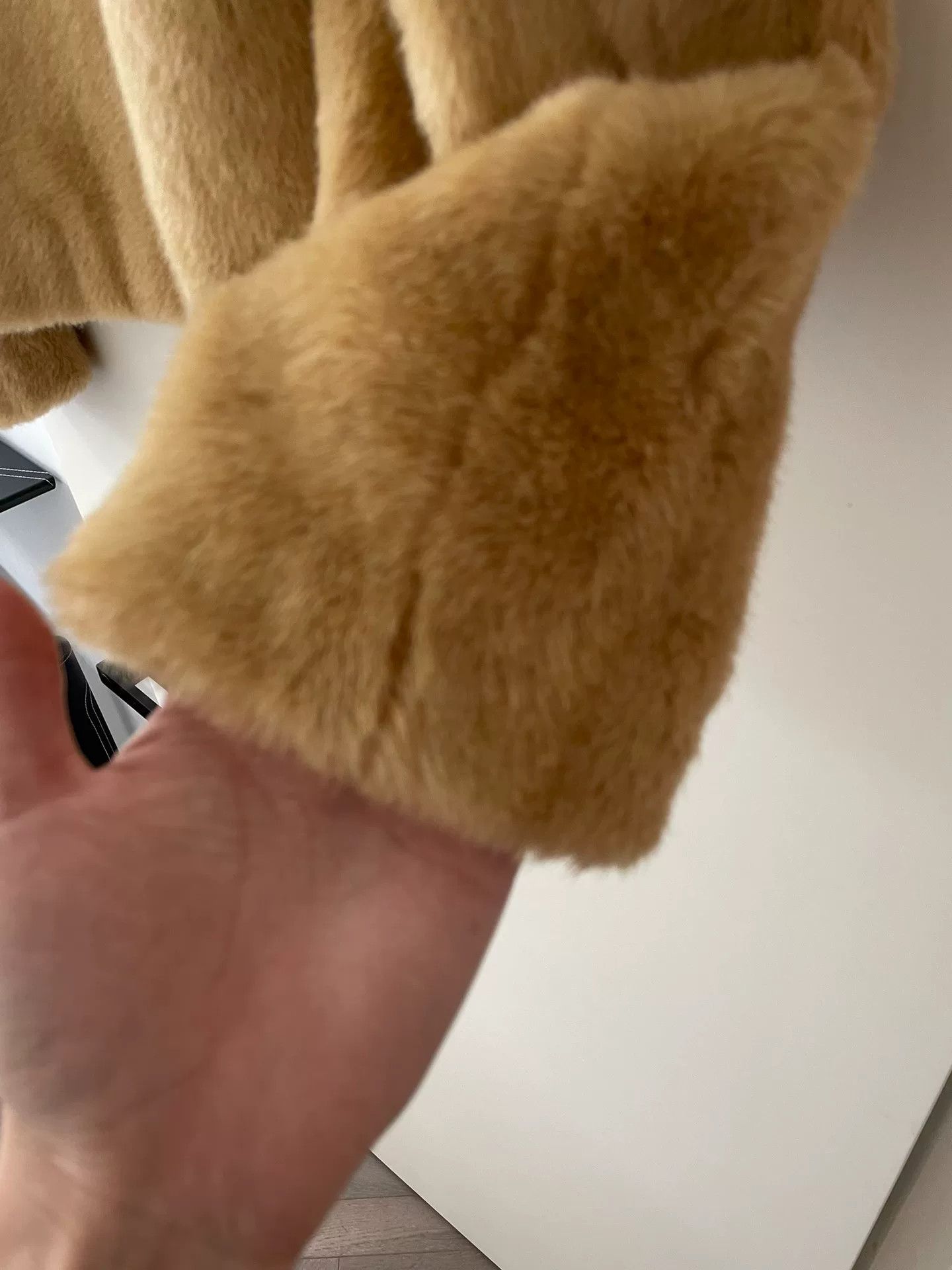 JW Anderson JW Anderson Faux Fur Coat Size S / US 4 / IT 40 - 7 Thumbnail
