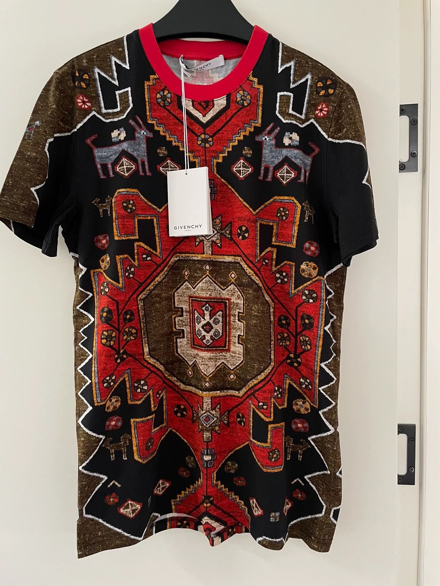 Givenchy Givenchy Indian Print T-Shirt XS Size US XS / EU 42 / 0 - 6 Thumbnail