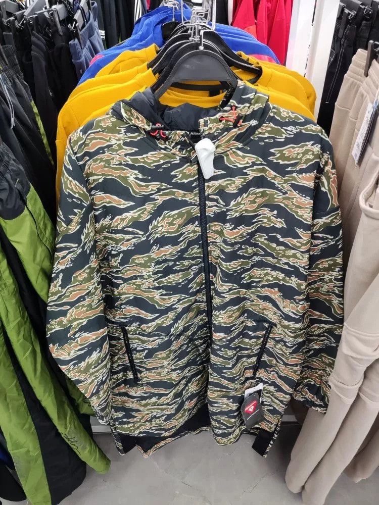 Under Armour Under Armour Men's Tiger Camo Puffer Jacket Size US L / EU 52-54 / 3 - 2 Thumbnail