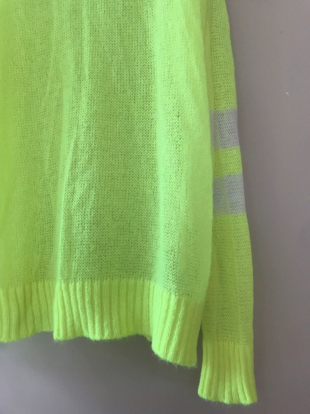 Maison Margiela Maison Margiela Fluorescent Wool Sweater Size XS / US 0-2 / IT 36-38 - 3 Thumbnail