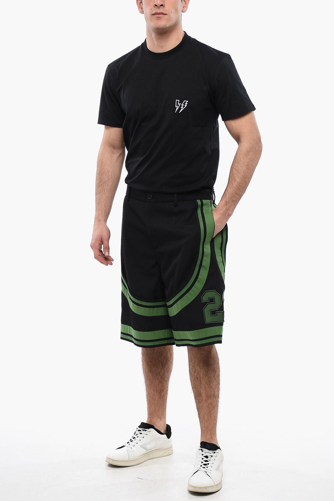 Off-White Shorts FORMAL VARSITY with Appliqués and Tape Details Size US 33 - 4 Thumbnail