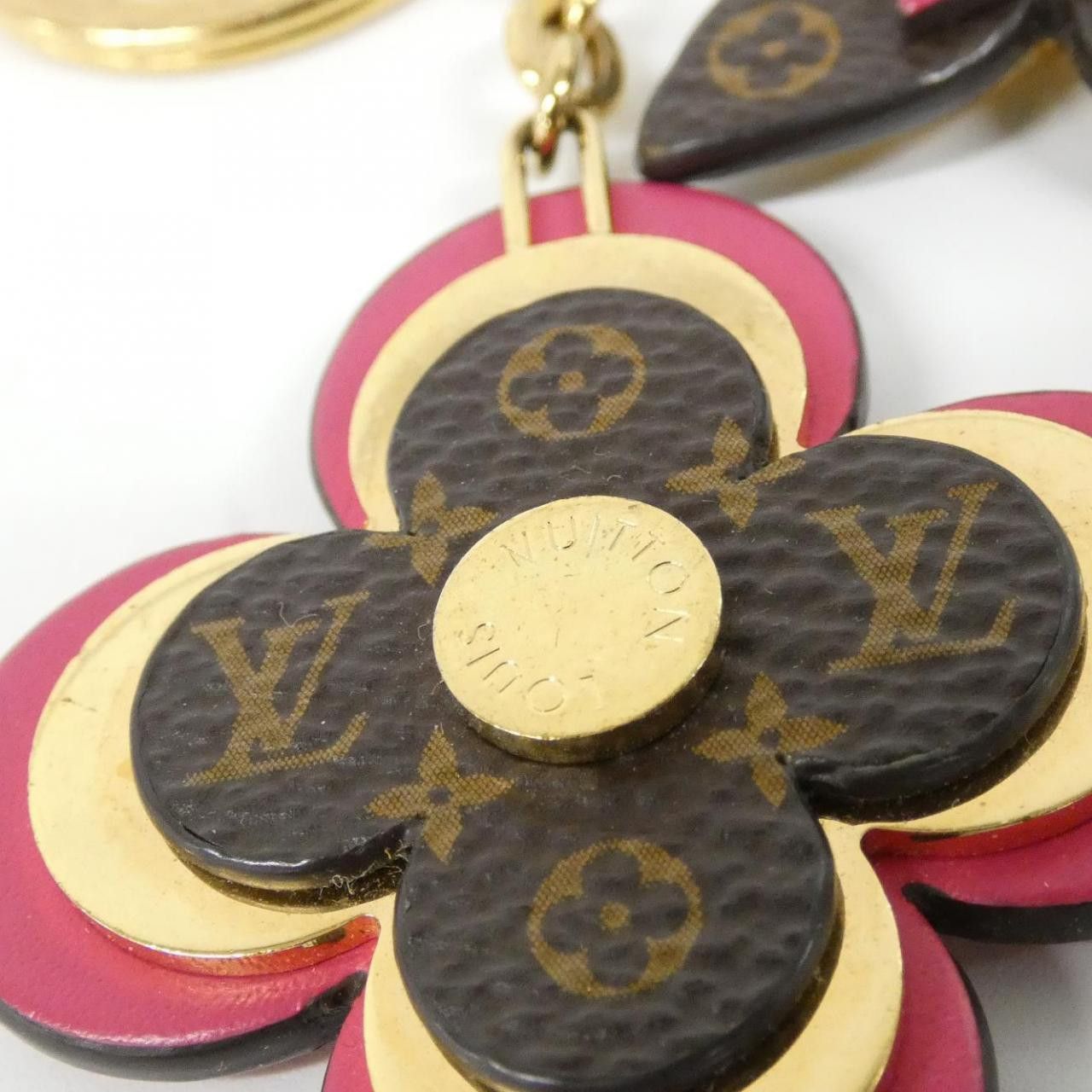Louis Vuitton Louis Vuitton Louis Vuitton Blooming Flower Monogram Key Holder Textile Key Chain M63084 DUTY FREE for USA Size ONE SIZE - 3 Thumbnail