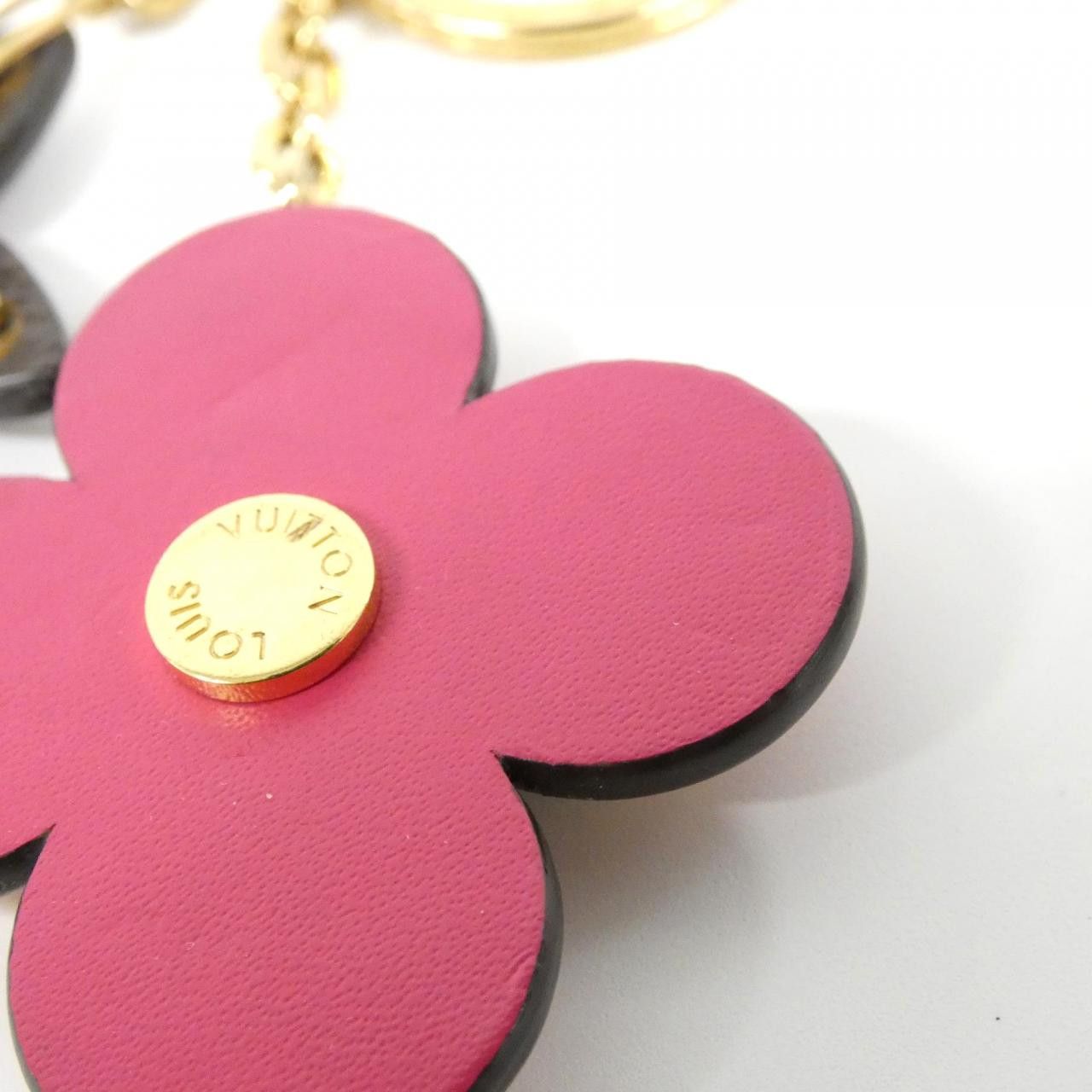 Louis Vuitton Louis Vuitton Louis Vuitton Blooming Flower Monogram Key Holder Textile Key Chain M63084 DUTY FREE for USA Size ONE SIZE - 7 Thumbnail
