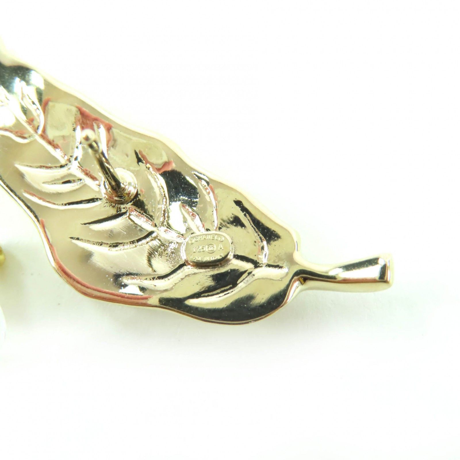 Chanel Chanel Chanel COCO Mark Leaf Design Earrings Metal Earrings DUTY FREE for USA Size ONE SIZE - 9 Thumbnail