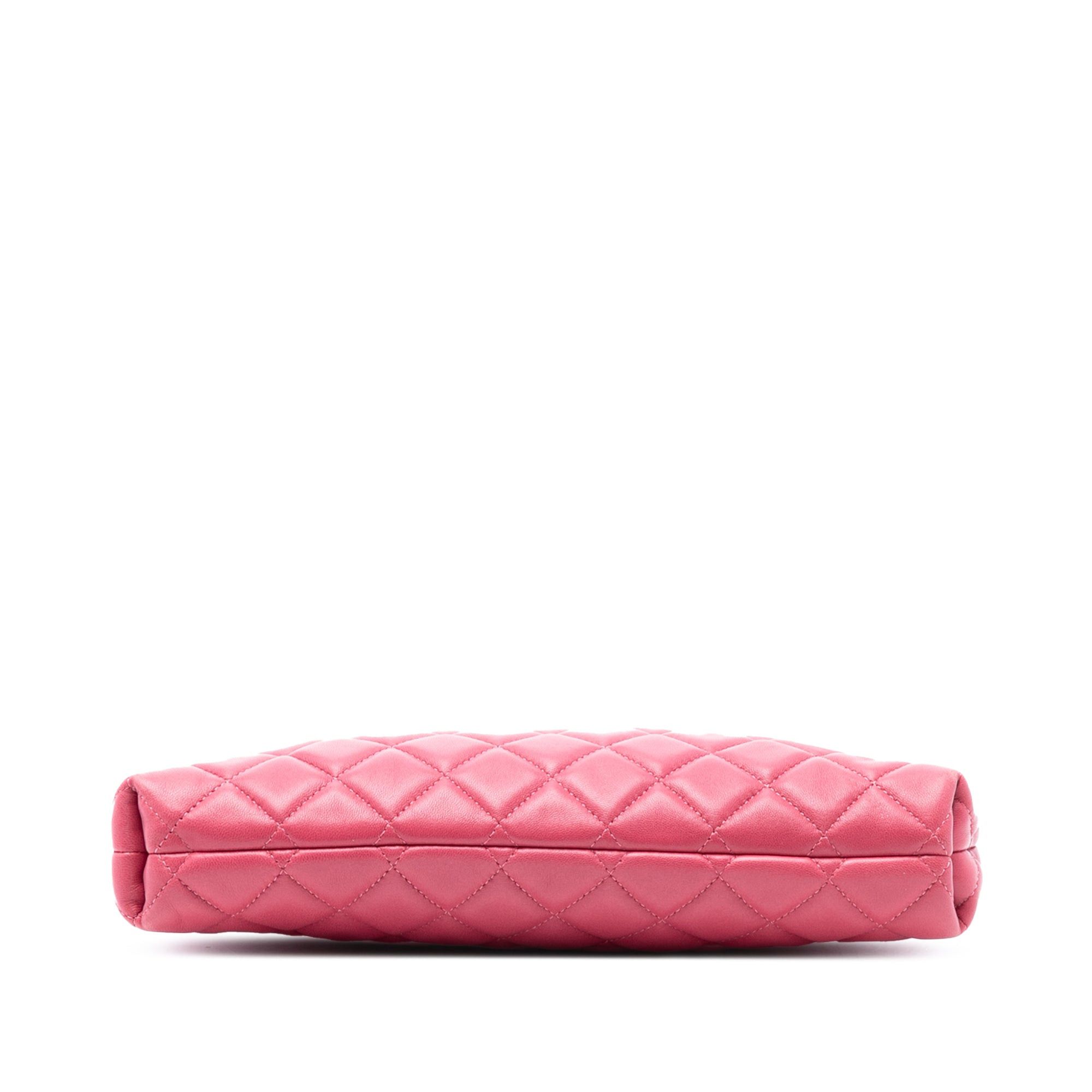 Chanel Quilted Lambskin Kiss Lock Clutch Size ONE SIZE - 3 Thumbnail