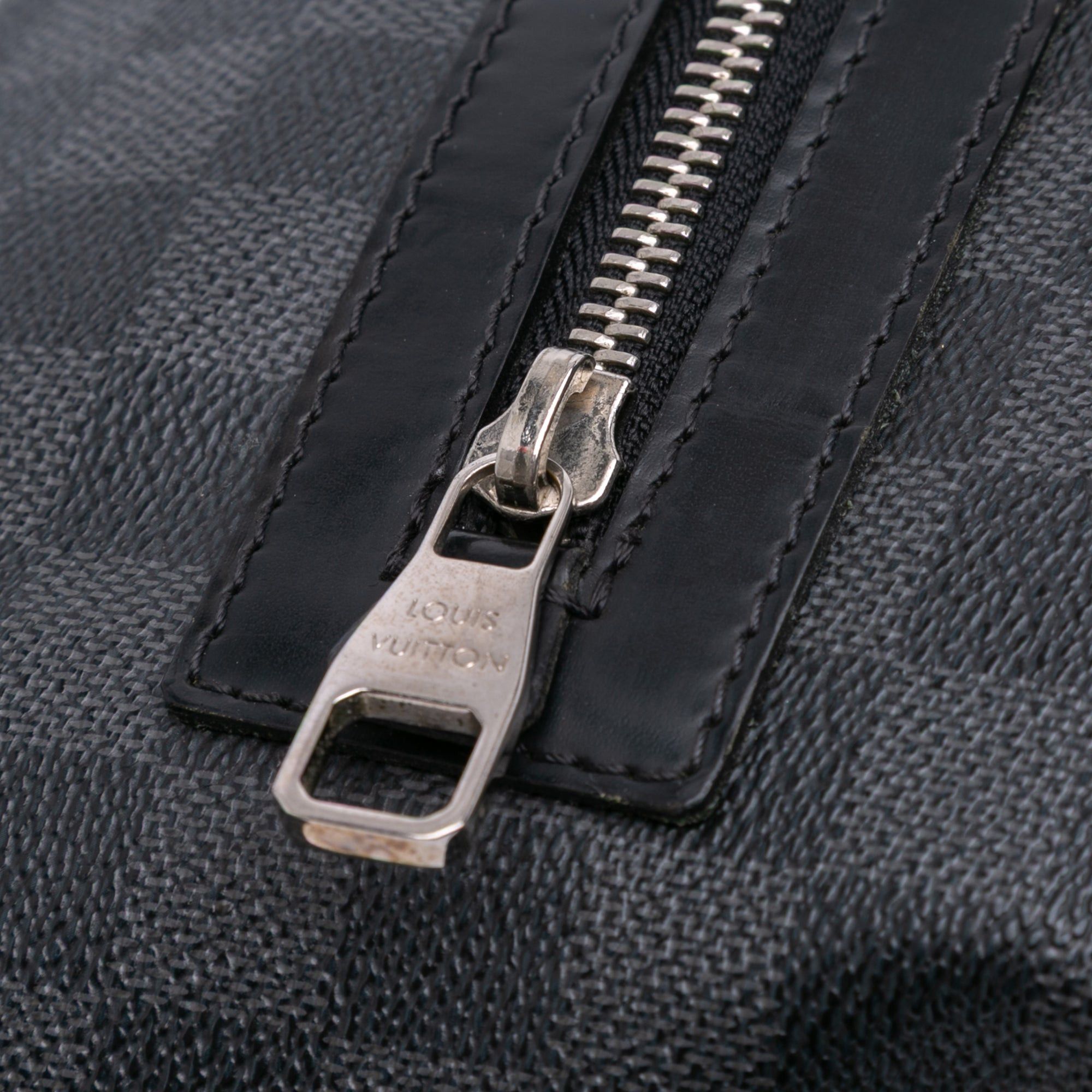 Louis Vuitton Damier Graphite Mick MM Size ONE SIZE - 5 Thumbnail