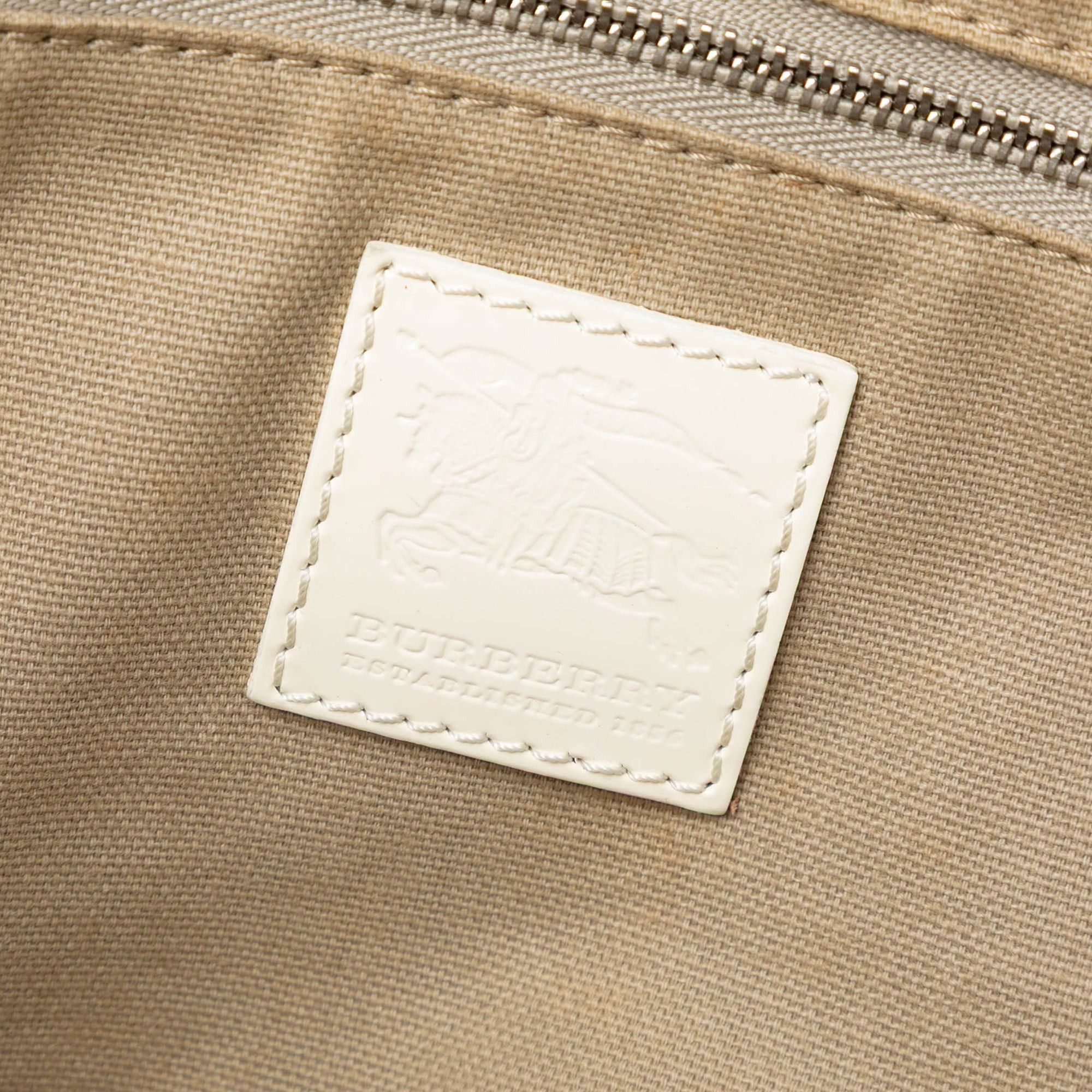 Burberry House Check Coated Canvas Hearts Gracie Tote Size ONE SIZE - 5 Thumbnail