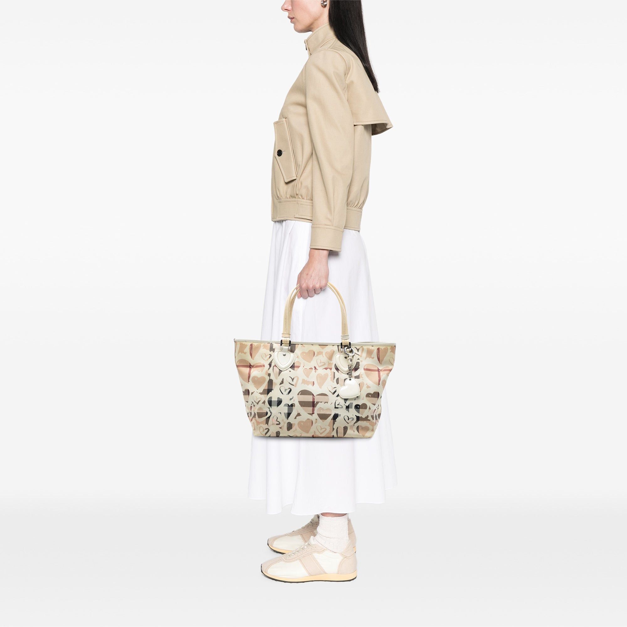 Burberry House Check Coated Canvas Hearts Gracie Tote Size ONE SIZE - 7 Thumbnail