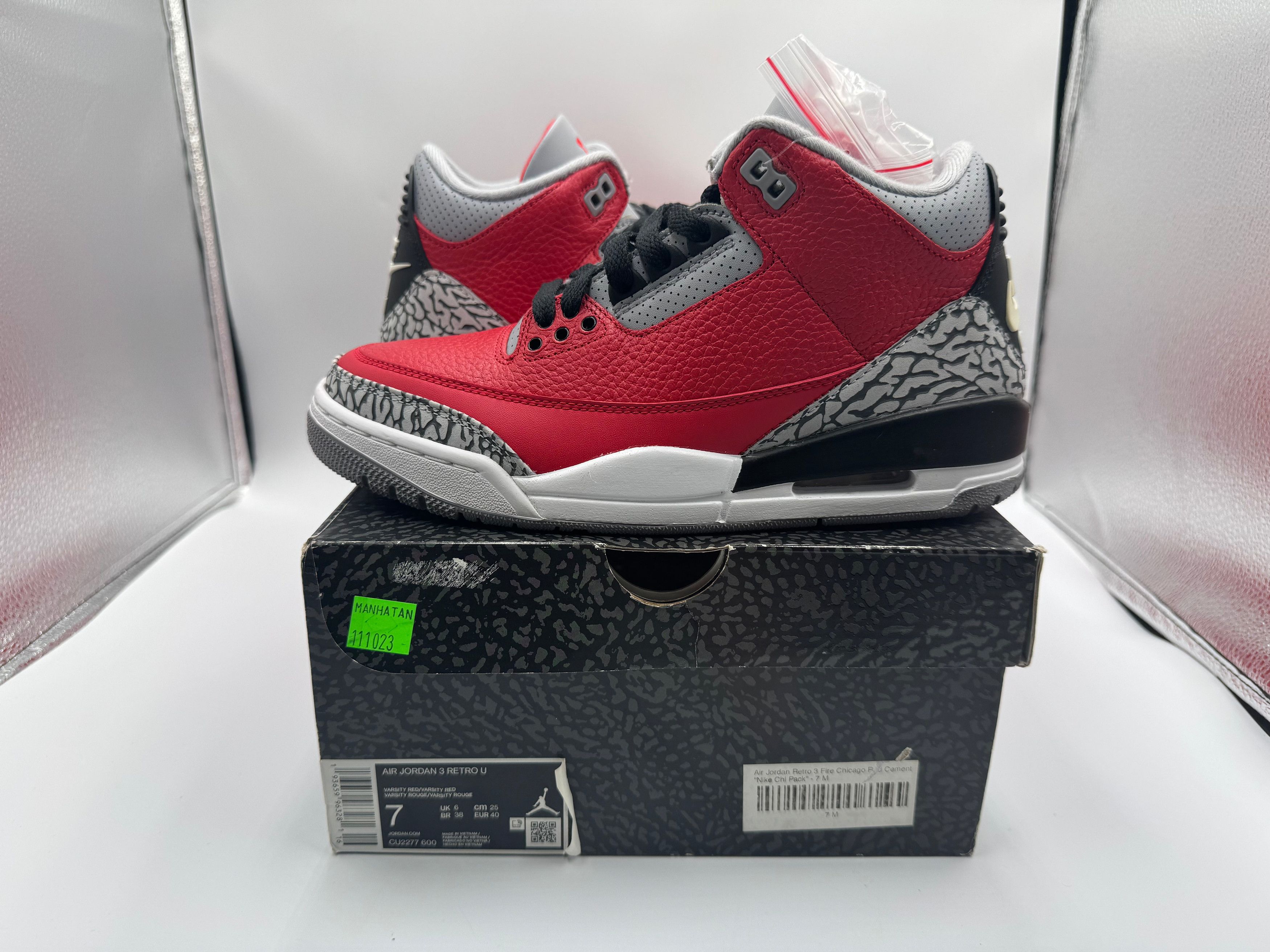 Jordan Brand PRE OWNED Air Jordan Retro 3 "Red Cement" GS Conditional Size US 7 / EU 40 - 2 Thumbnail