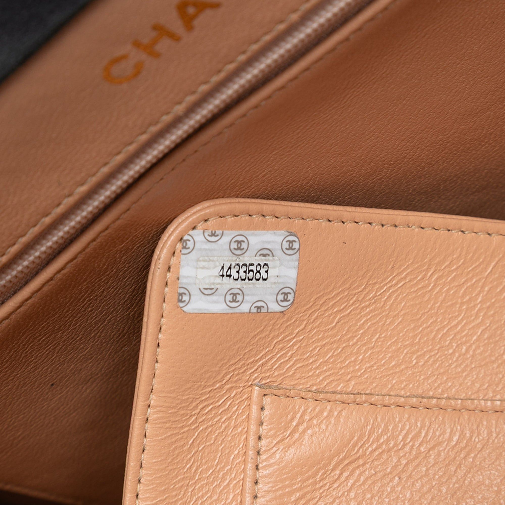 Chanel Quilted Suede Handbag Size ONE SIZE - 6 Thumbnail