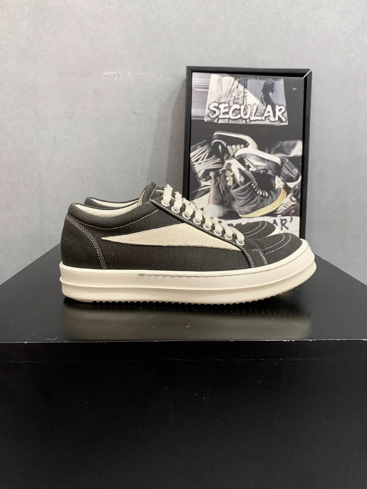 Rick Owens Rick Owens Low-Top Canvas Sneakers Size US 6 / IT 36 - 2 Thumbnail