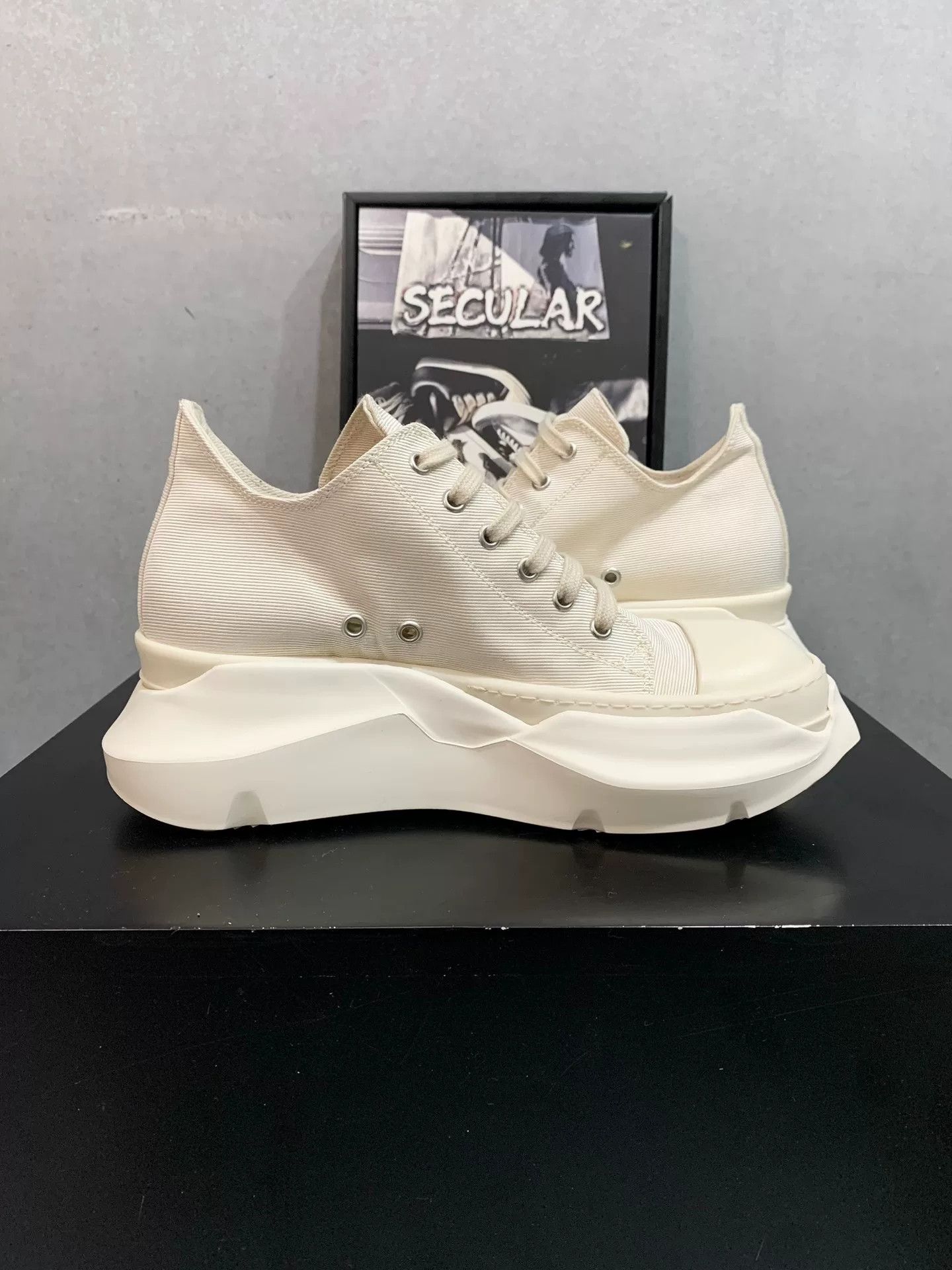 Rick Owens Rick Owens Thick Sole Low Top Sneakers Size US 6 / EU 39 - 6 Thumbnail