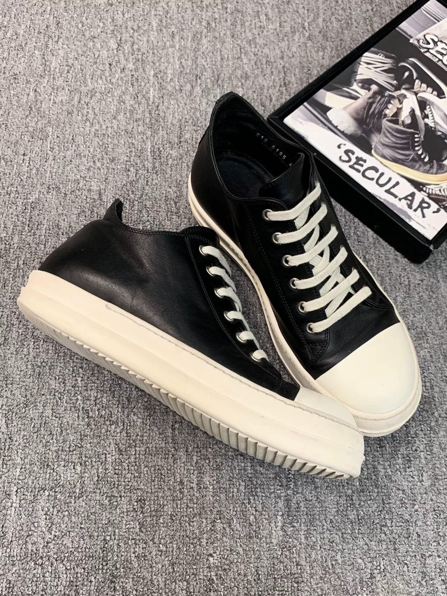 Rick Owens Rick Owens Low-Top Leather Sneakers Size US 8.5 / EU 41-42 - 2 Thumbnail
