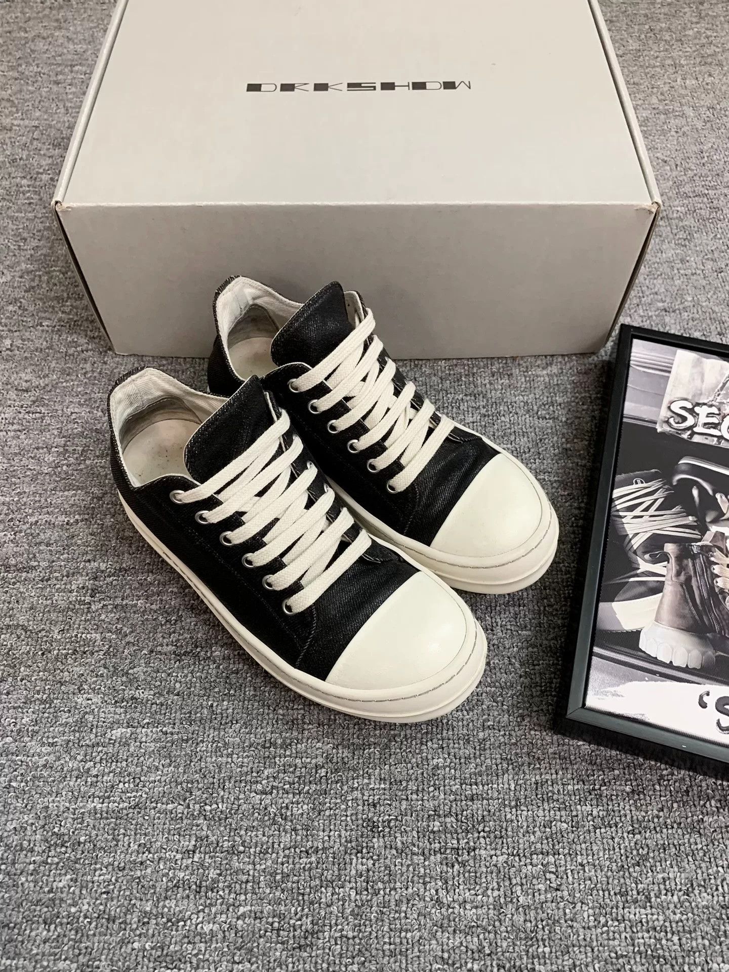 Rick Owens Drkshdw Rick Owens DRKSHDW Waxed Low-Top Sneakers Size US 5 / IT 35 - 4 Thumbnail