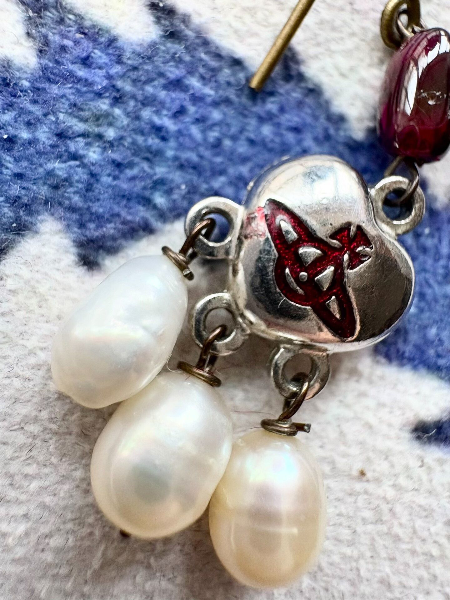Vivienne Westwood Vivienne Westwood Vintage Pearl Heart Garnet Earrings Size ONE SIZE - 7 Thumbnail