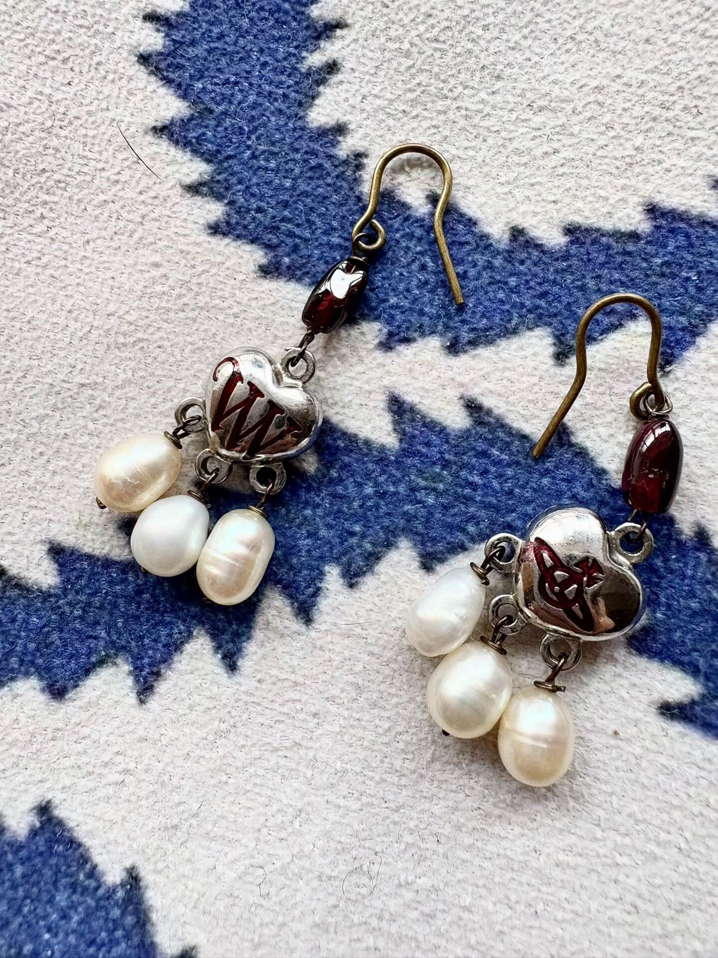 Vivienne Westwood Vivienne Westwood Vintage Pearl Heart Garnet Earrings Size ONE SIZE - 4 Thumbnail