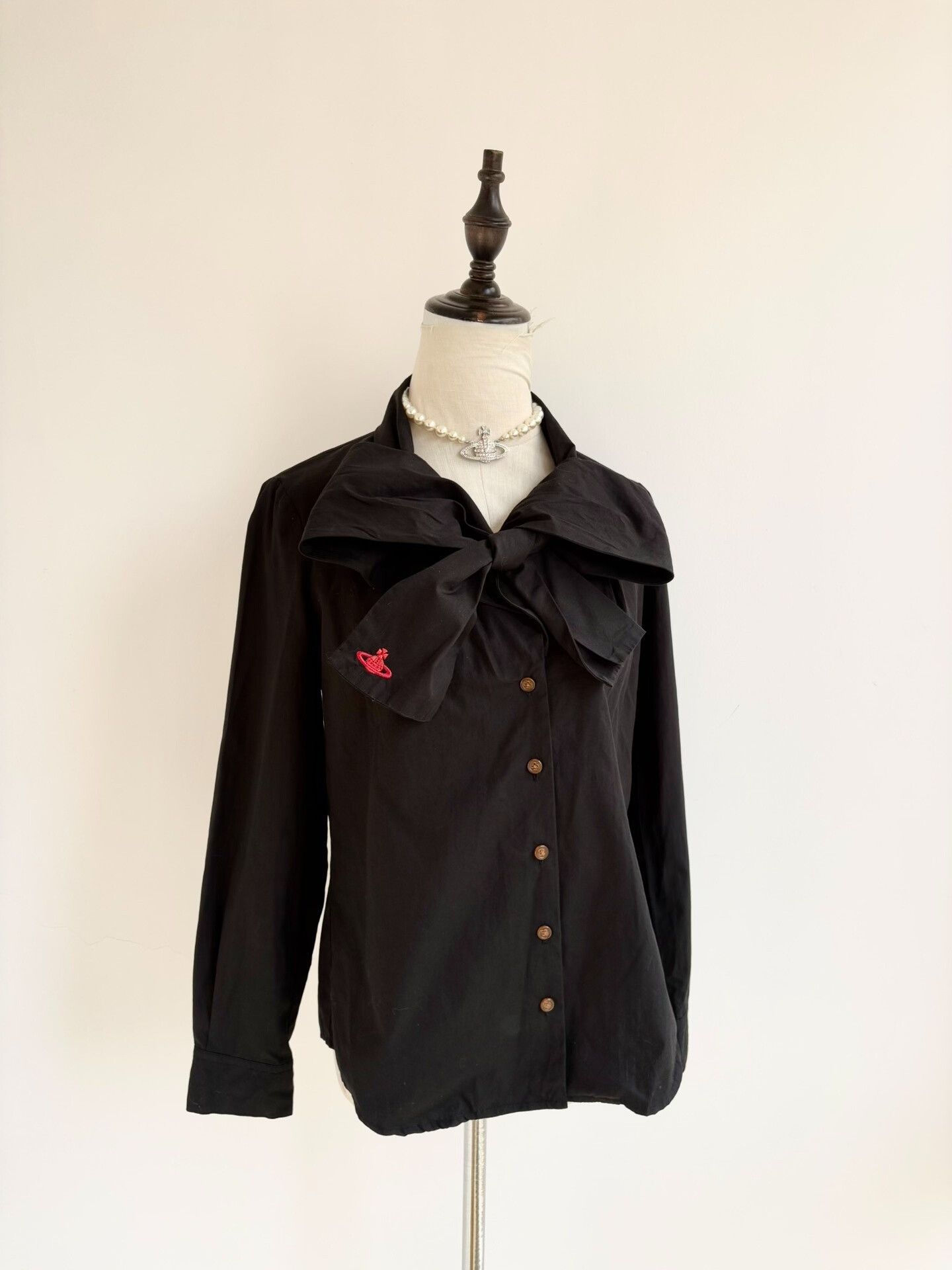 Vivienne Westwood Vivienne Westwood Vintage Black Bow Shirt Size L / US 10 / IT 46 - 2 Thumbnail