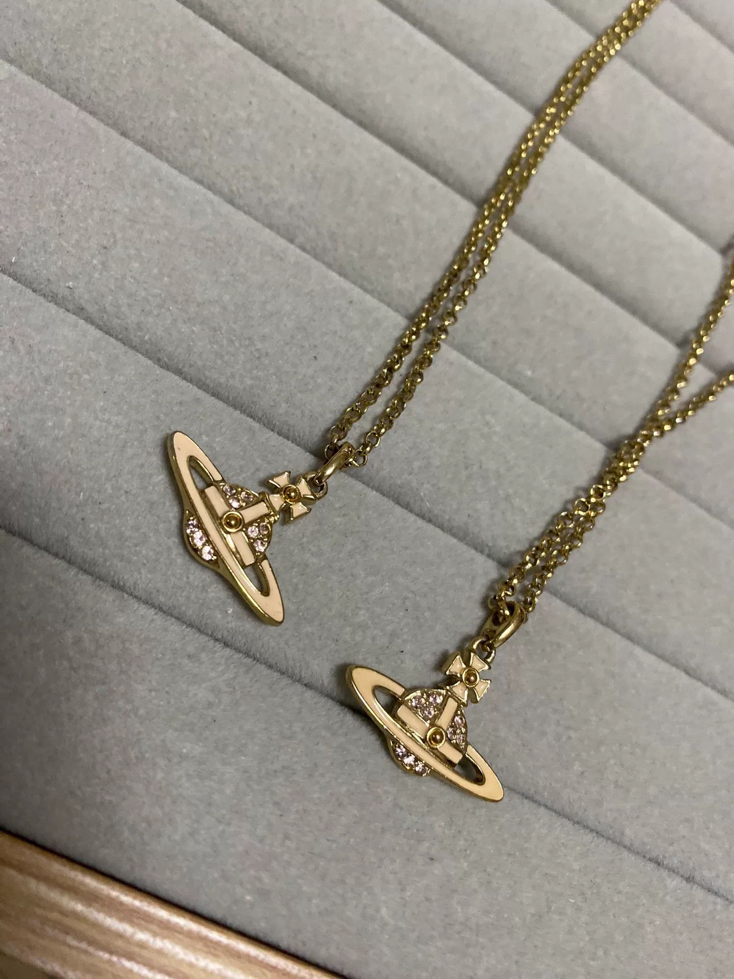 Vivienne Westwood Vivienne Westwood Pink Crystal Saturn Necklace Size ONE SIZE - 2 Thumbnail