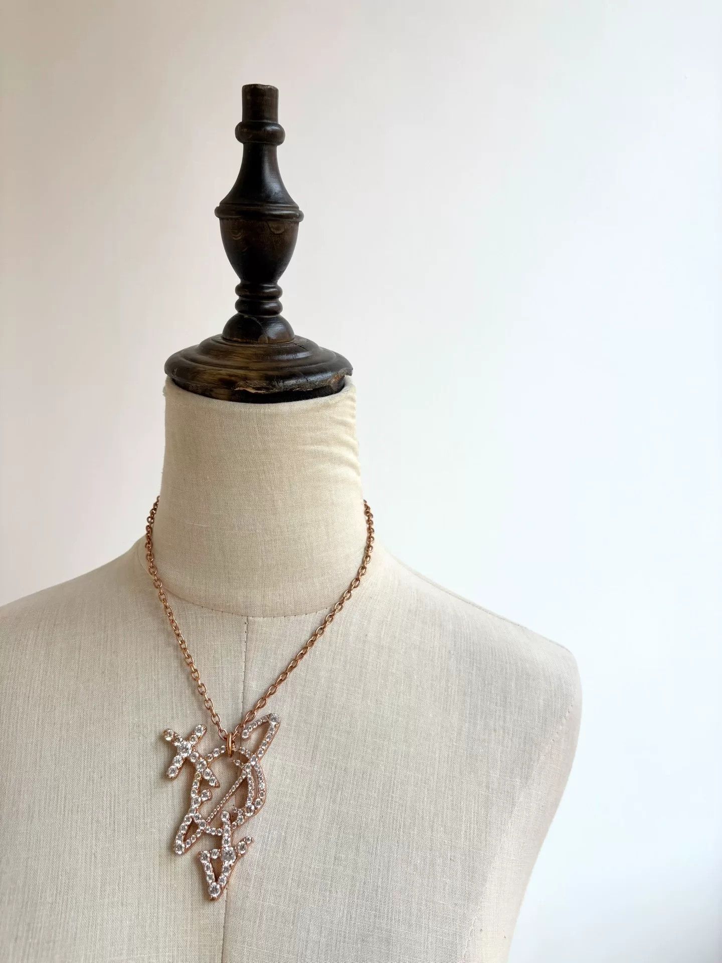 Vivienne Westwood Vivienne Westwood Vintage Rose Gold Saturn Necklace Size ONE SIZE - 8 Thumbnail