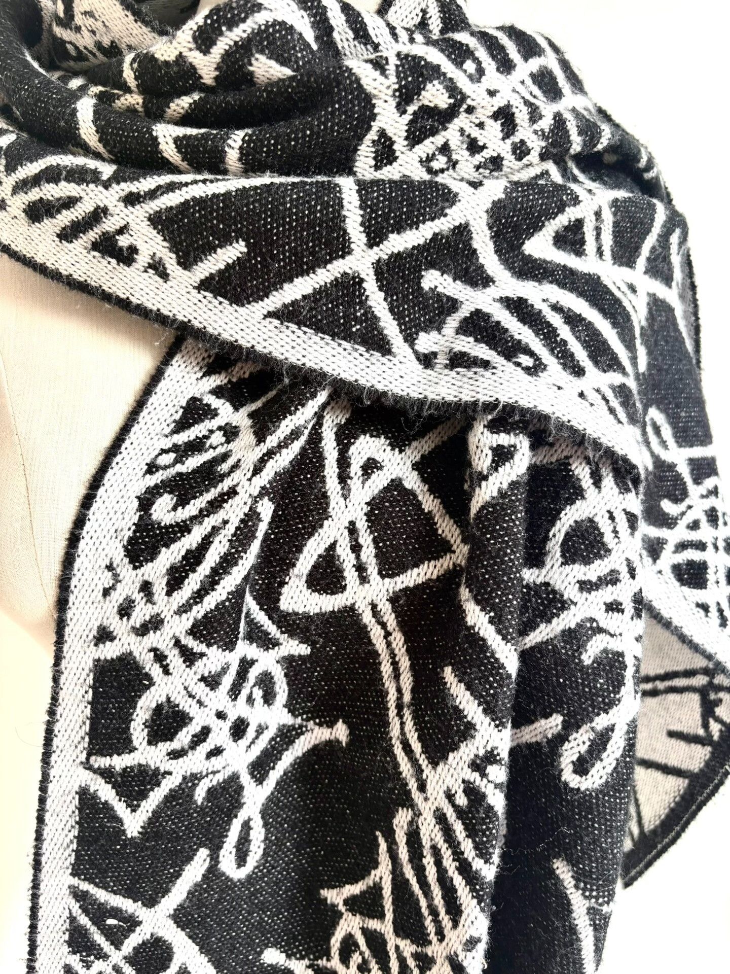 Vivienne Westwood Vivienne Westwood Saturn Print Scarf Size ONE SIZE - 4 Thumbnail