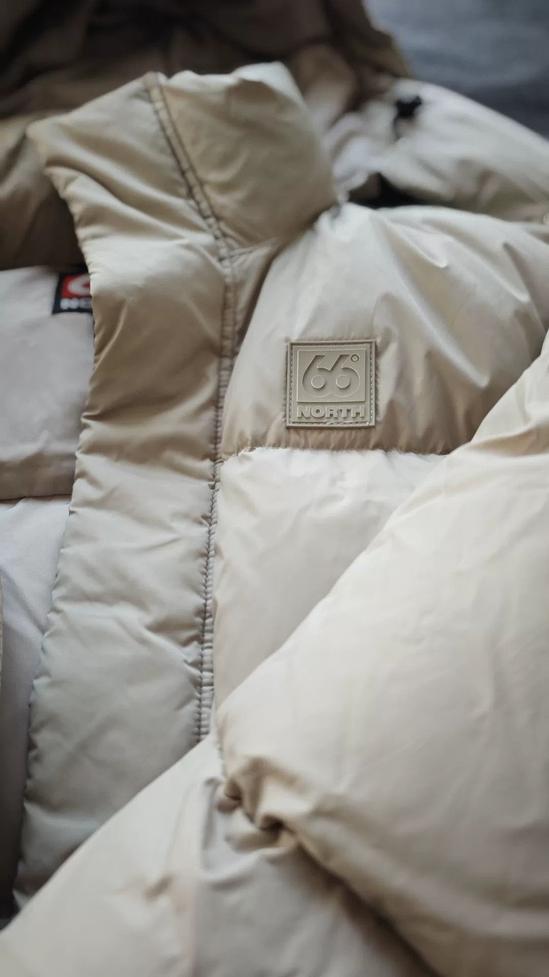 66 North 66° North Beige Down Jacket Size US M / EU 48-50 / 2 - 2 Thumbnail