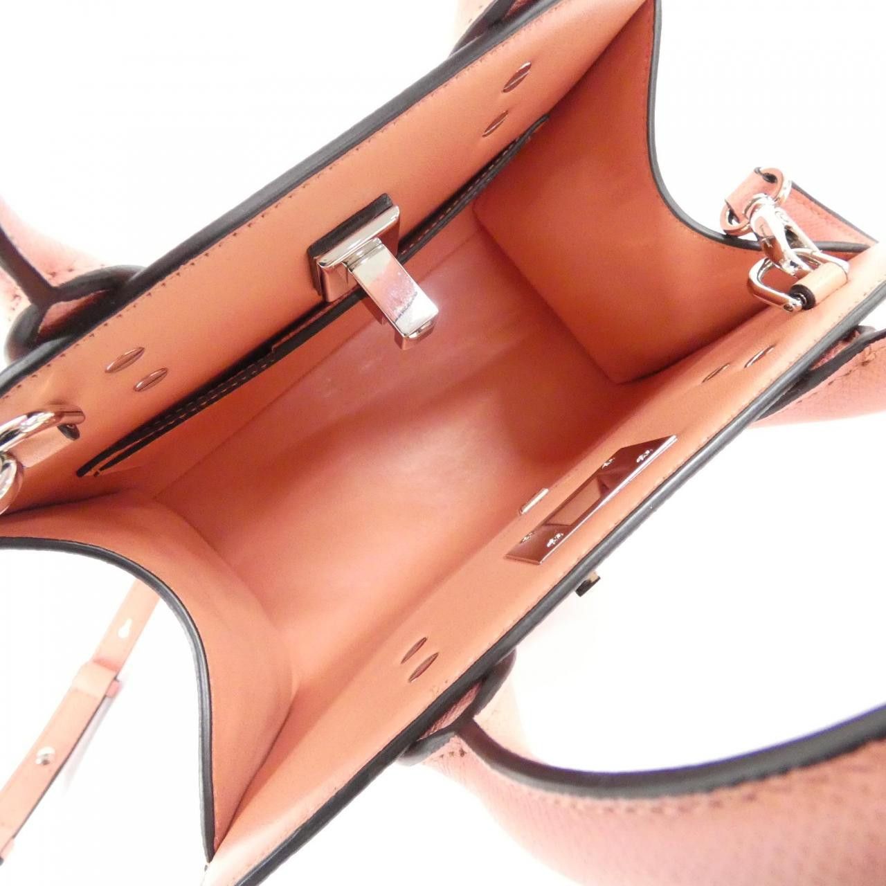 Salvatore Ferragamo Salvatore Ferragamo Salvatore Ferragamo STUDIO Calf Shoulder Bag Leather Crossbody Bag 21 1424 DUTY FREE for USA Size ONE SIZE - 8 Thumbnail
