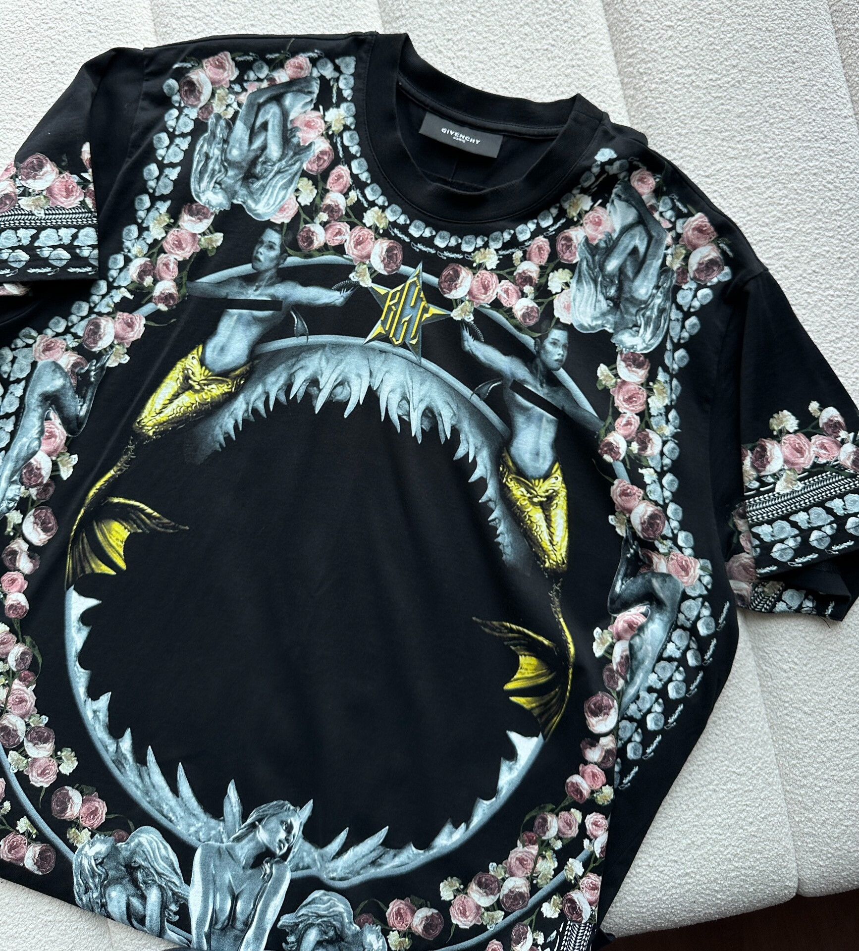 Givenchy Givenchy Shark Mouth Print Oversized T-shirt Size US XS / EU 42 / 0 - 3 Thumbnail