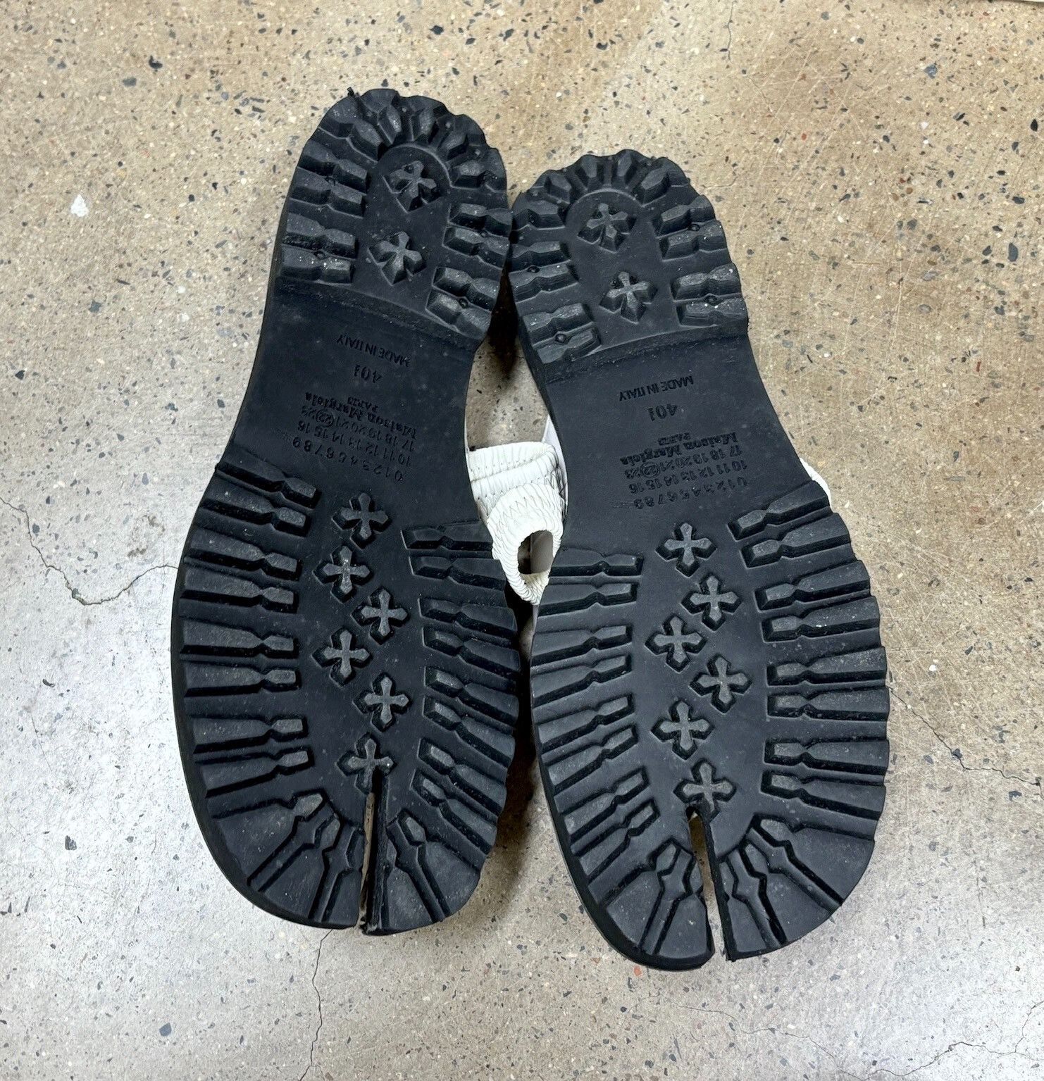 Maison Margiela Maison Margiela Tabi Thong Sandals Size US 7.5 / EU 40-41 - 7 Thumbnail