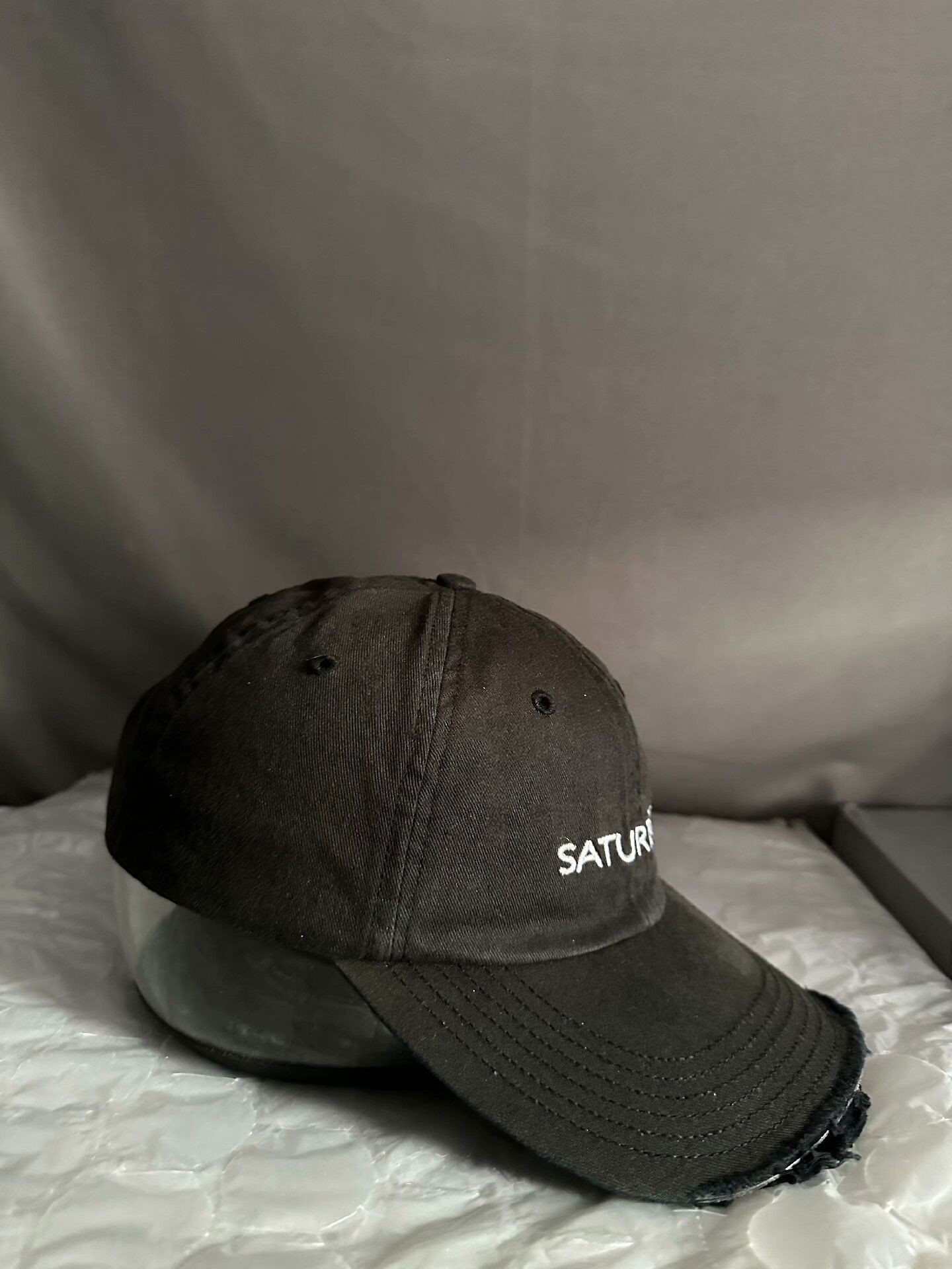 Vetements Vetements 18AW Saturday Distressed Cap Size ONE SIZE - 2 Thumbnail