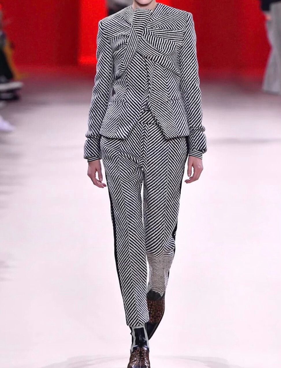 Haider Ackermann Haider Ackermann Runway Vintage Jacket Size XL / US 12-14 / IT 48-50 - 2 Thumbnail